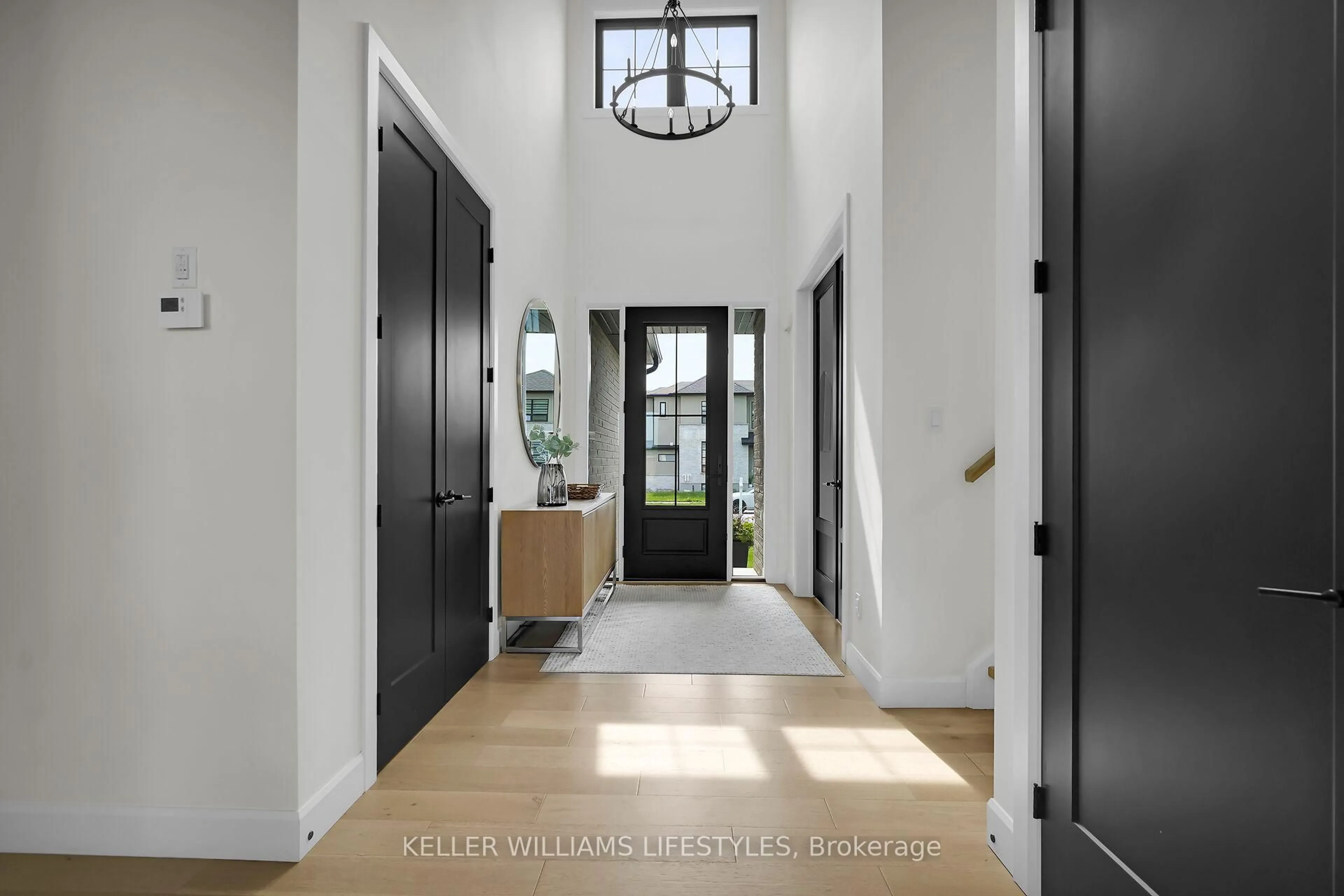 Indoor entryway for 1789 Applerock Ave, London North Ontario N6G 2S7