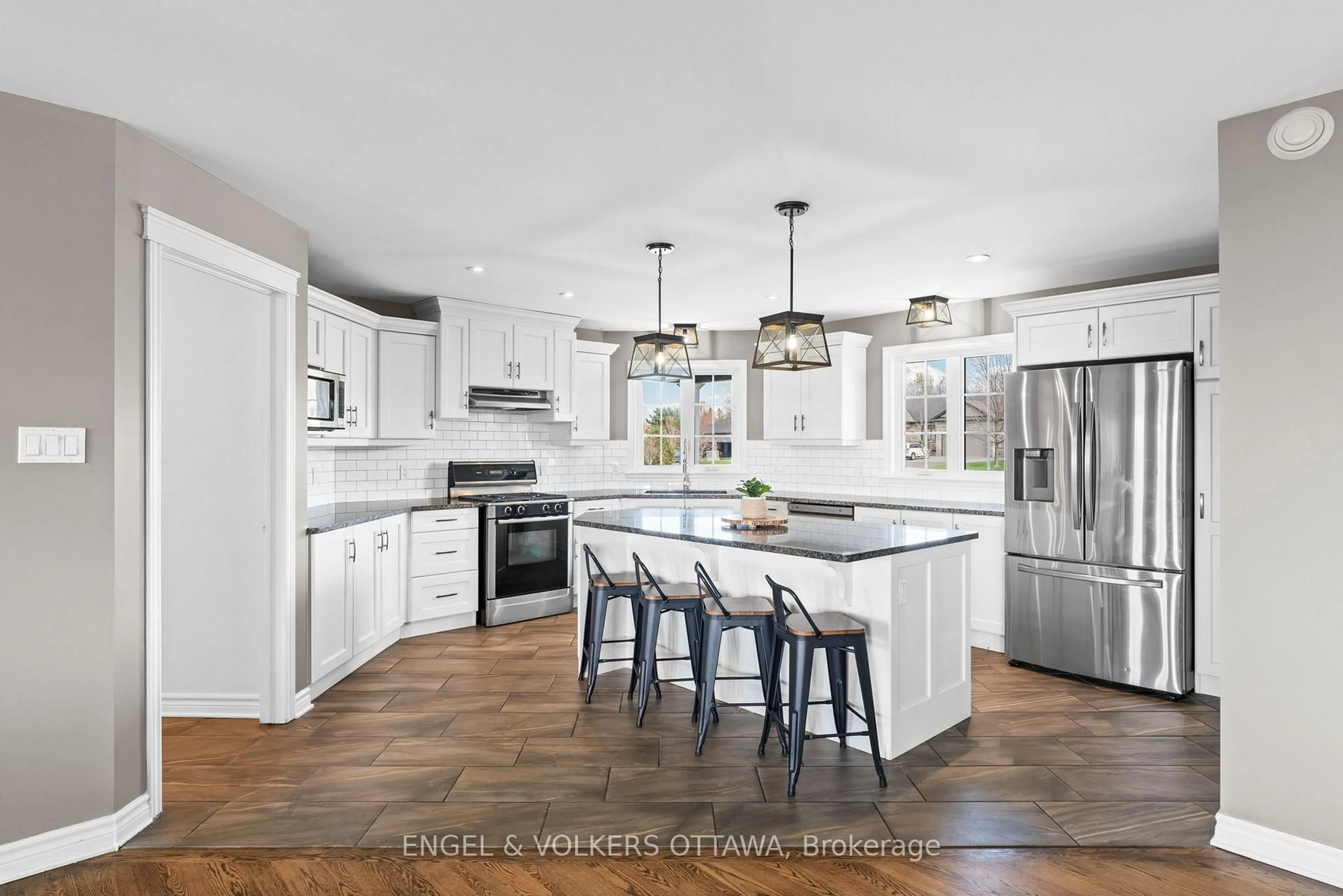 Open concept kitchen, unknown for 5567 Lombardy Dr, Osgoode Ontario K0A 2W0