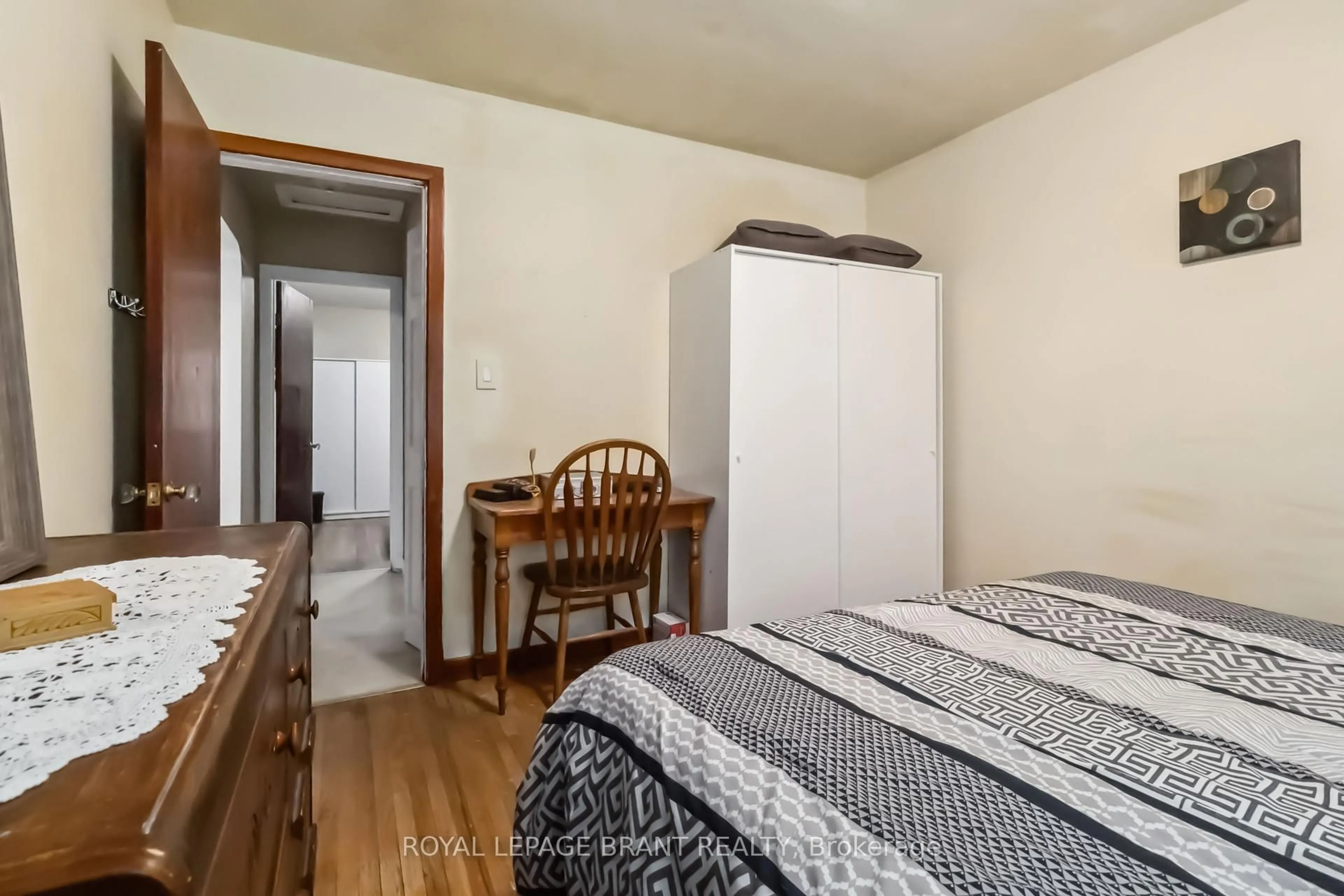 A pic of a room for 17 Salisbury Ave, Brantford Ontario N3S 1M6