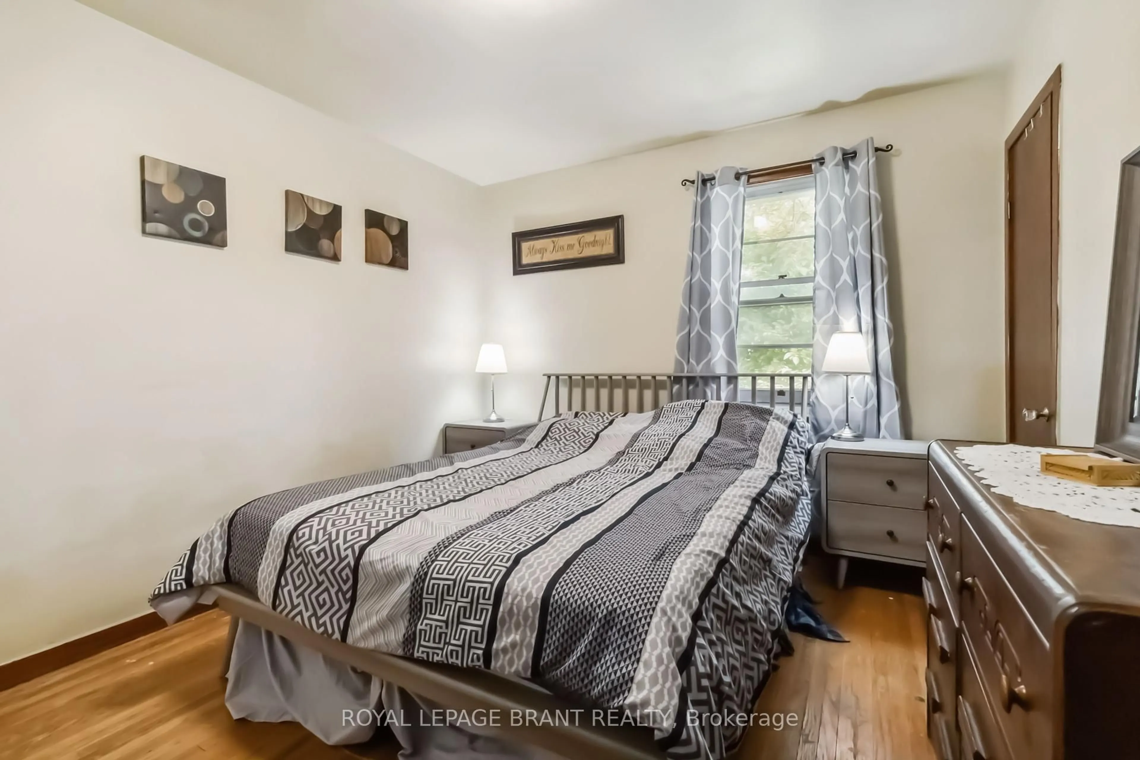 Bedroom with bed, unknown for 17 Salisbury Ave, Brantford Ontario N3S 1M6