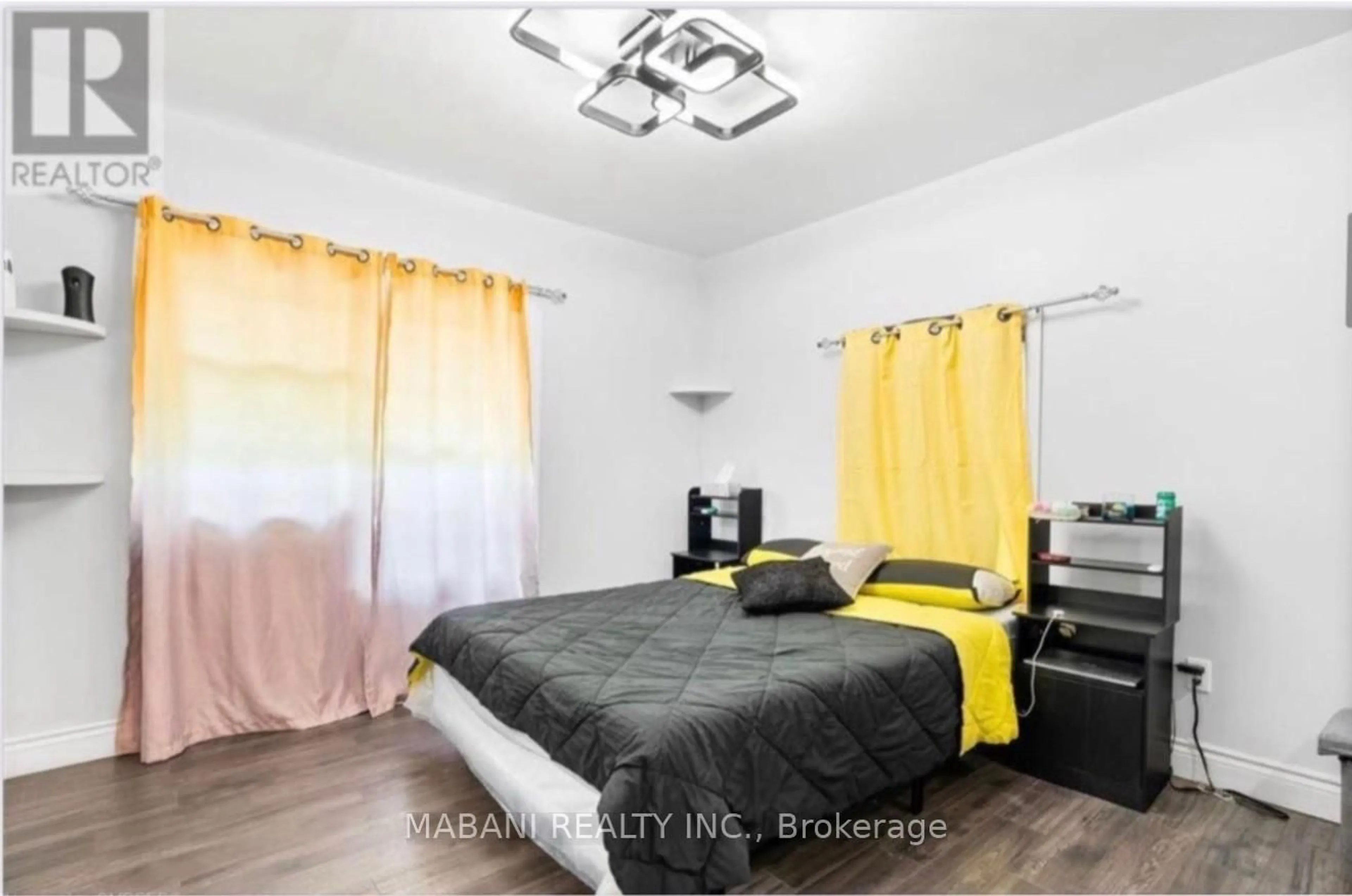 A pic of a room for 4576 FOURTH Ave, Niagara Falls Ontario L2E 4N6
