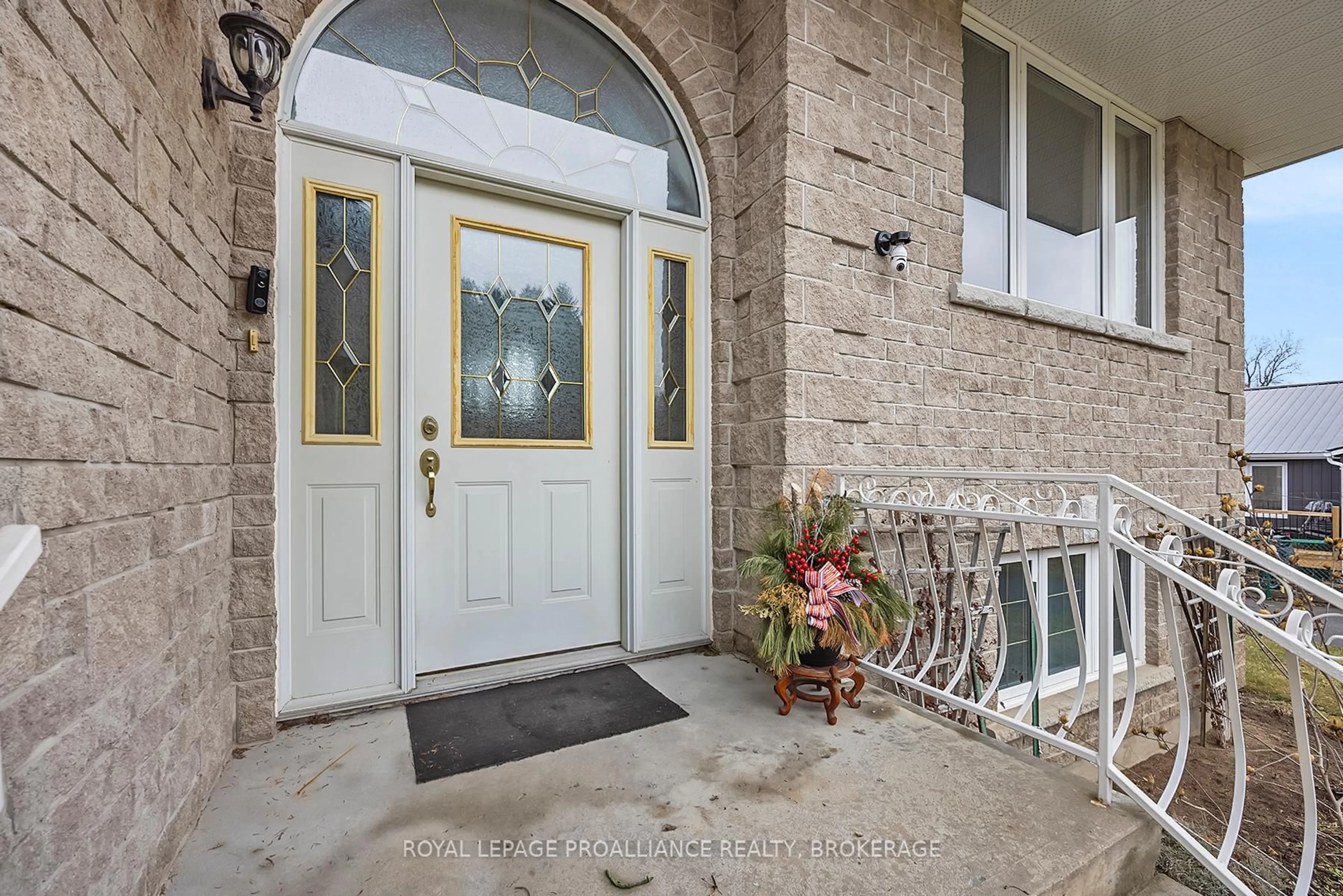 Indoor entryway for 1 LEAVIS SHORES N/A, Gananoque Ontario K7G 2V6