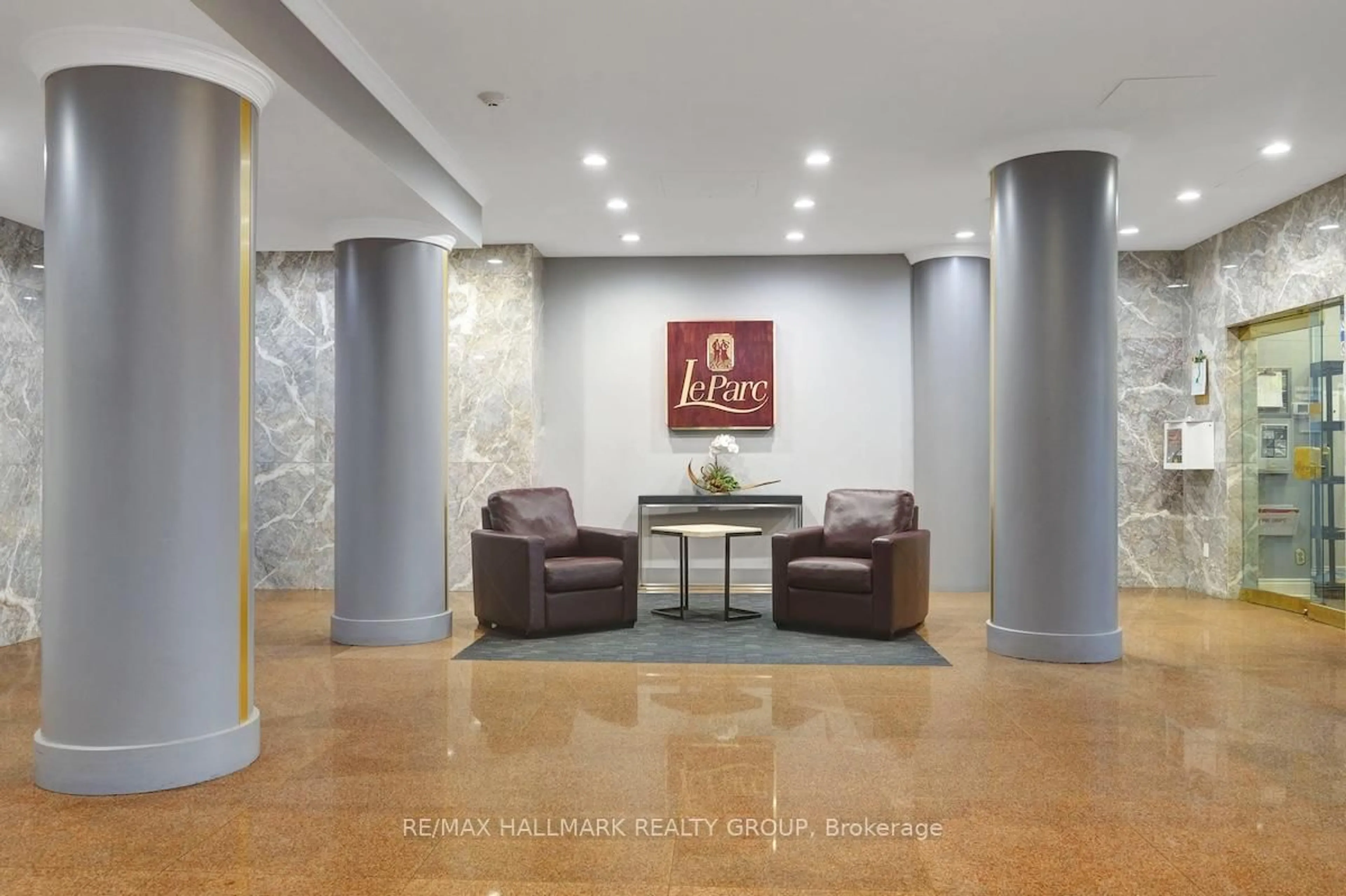 Lobby for 545 St Laurent Blvd #1703, Ottawa Ontario K1K 4H9