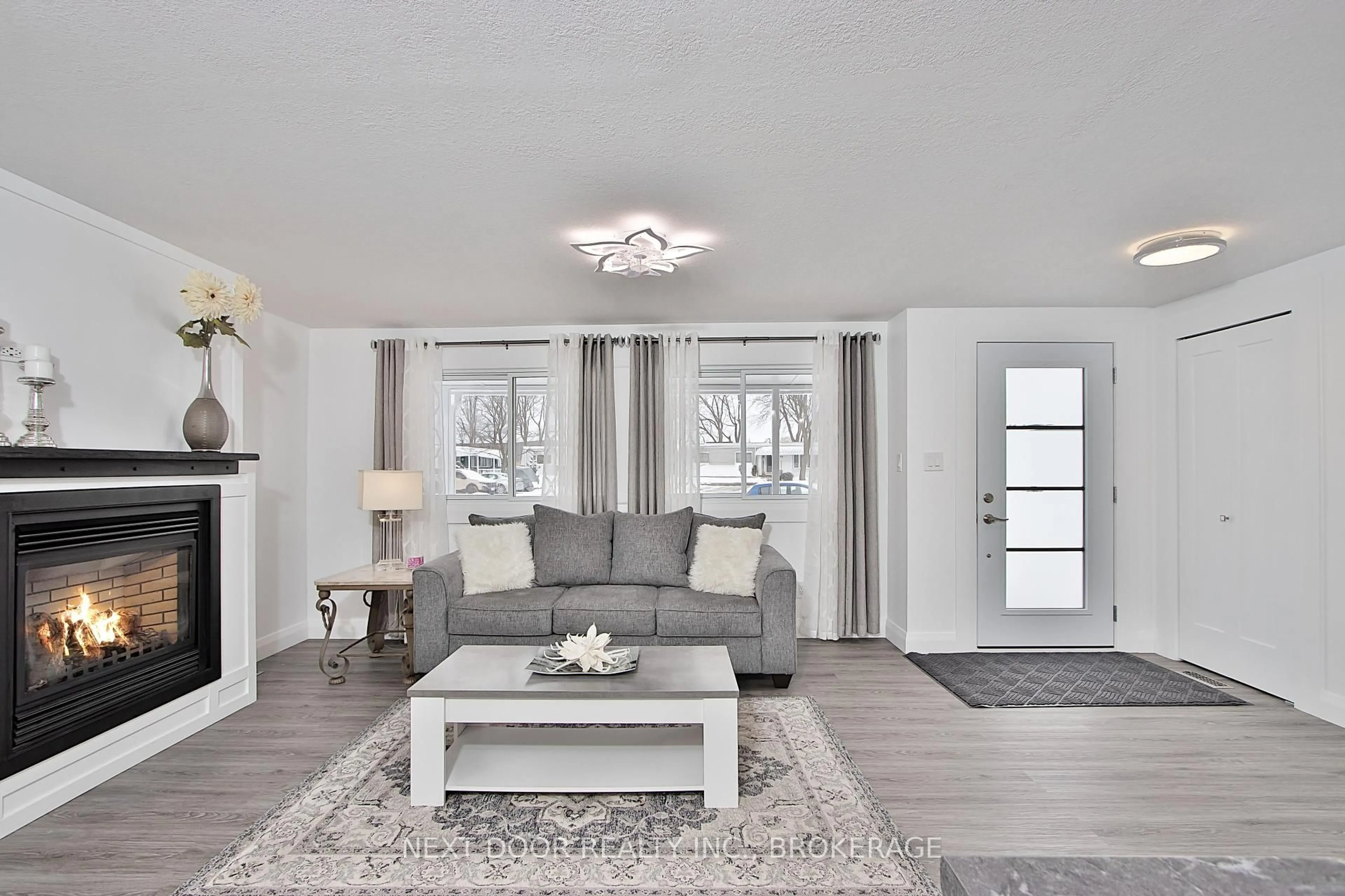 Living room with furniture, unknown for 46 St. Andrews Pl, South Huron Ontario N0M 1T0