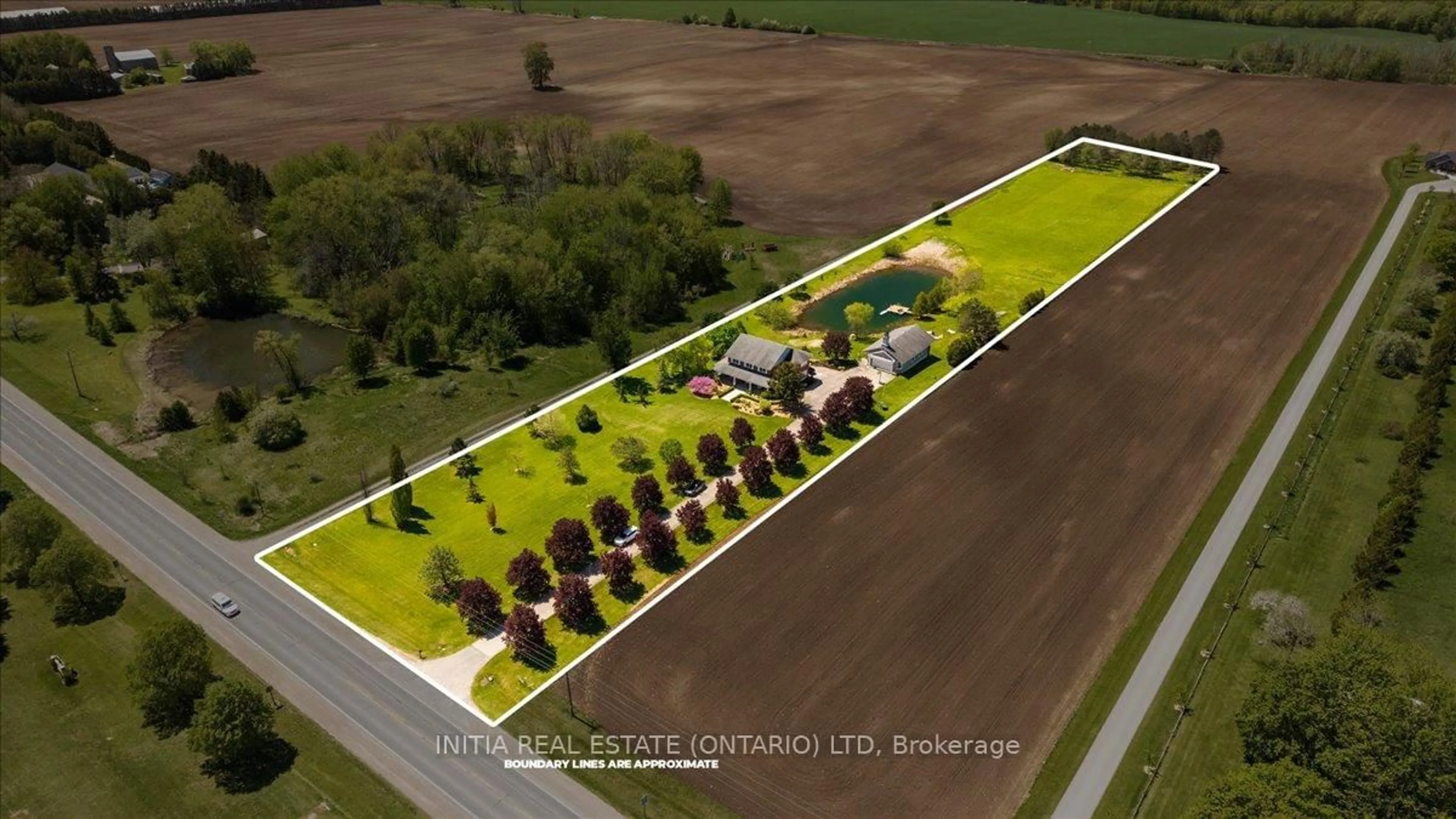 A pic from outside/outdoor area/front of a property/back of a property/a pic from drone, building for 77687 London Rd, Bluewater Ontario N0M 1L0