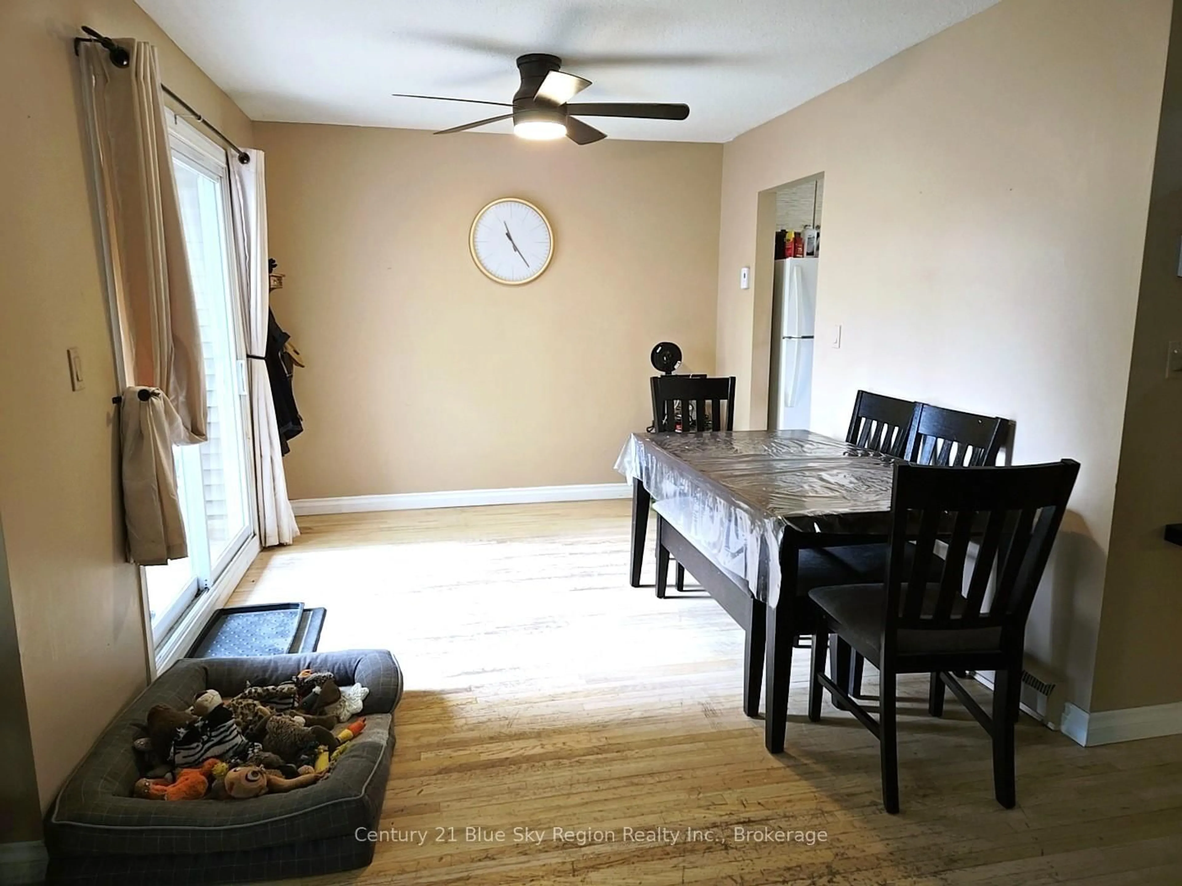 A pic of a room for 621 Gormanville Rd #6, North Bay Ontario P1B 8N9