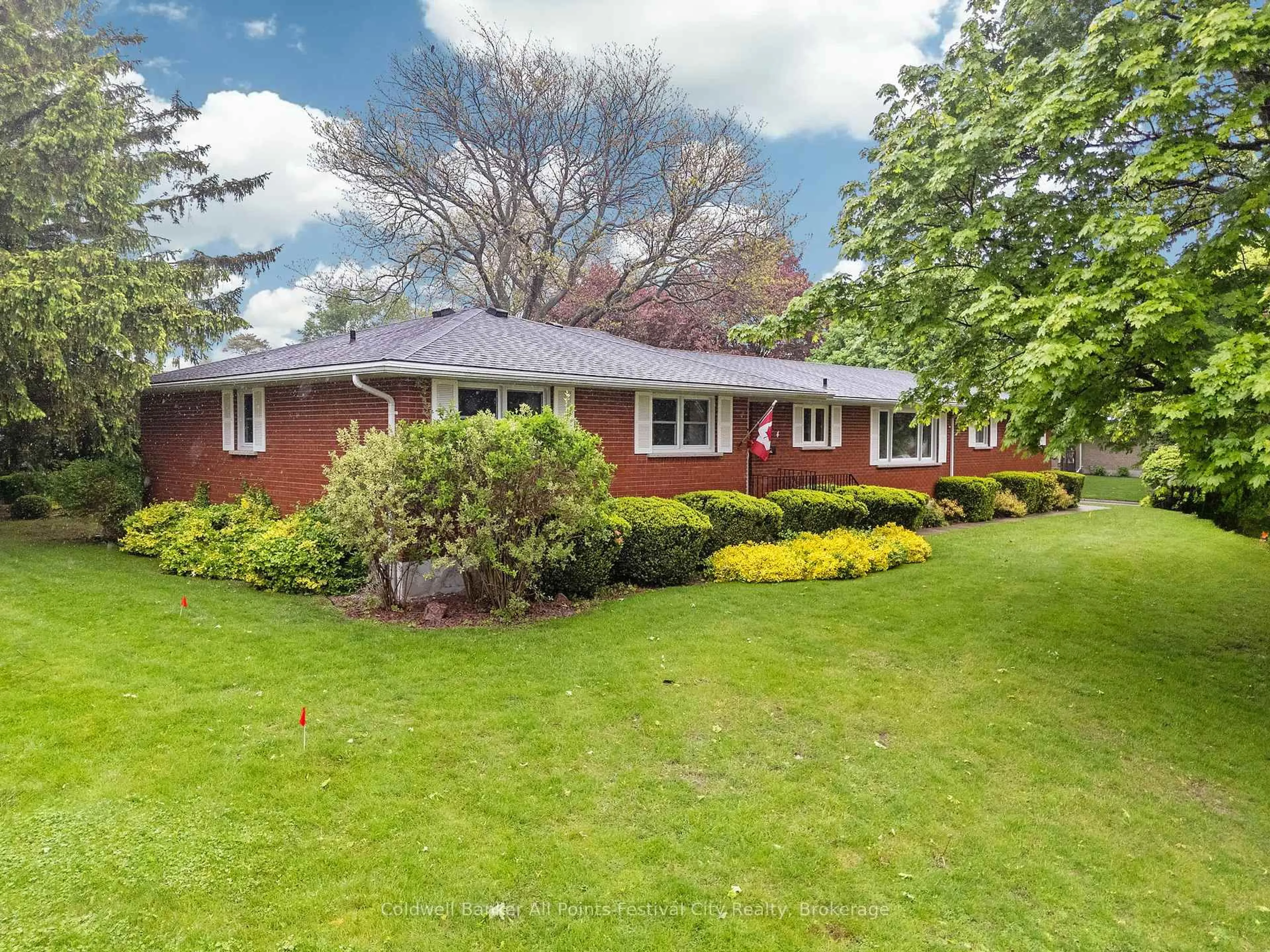 A pic from outside/outdoor area/front of a property/back of a property/a pic from drone, street for 4 Suncoast Dr, Goderich Ontario N7A 1X1