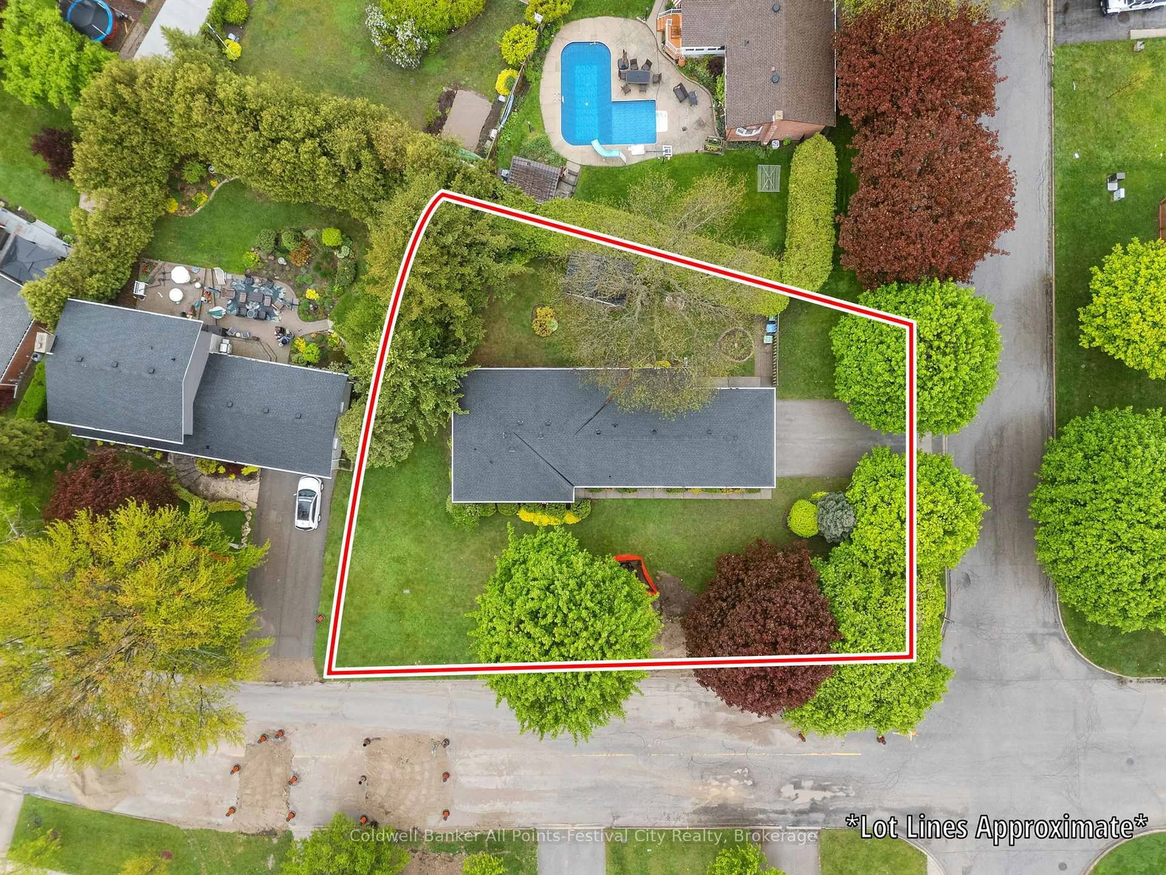 A pic from outside/outdoor area/front of a property/back of a property/a pic from drone, street for 4 Suncoast Dr, Goderich Ontario N7A 1X1