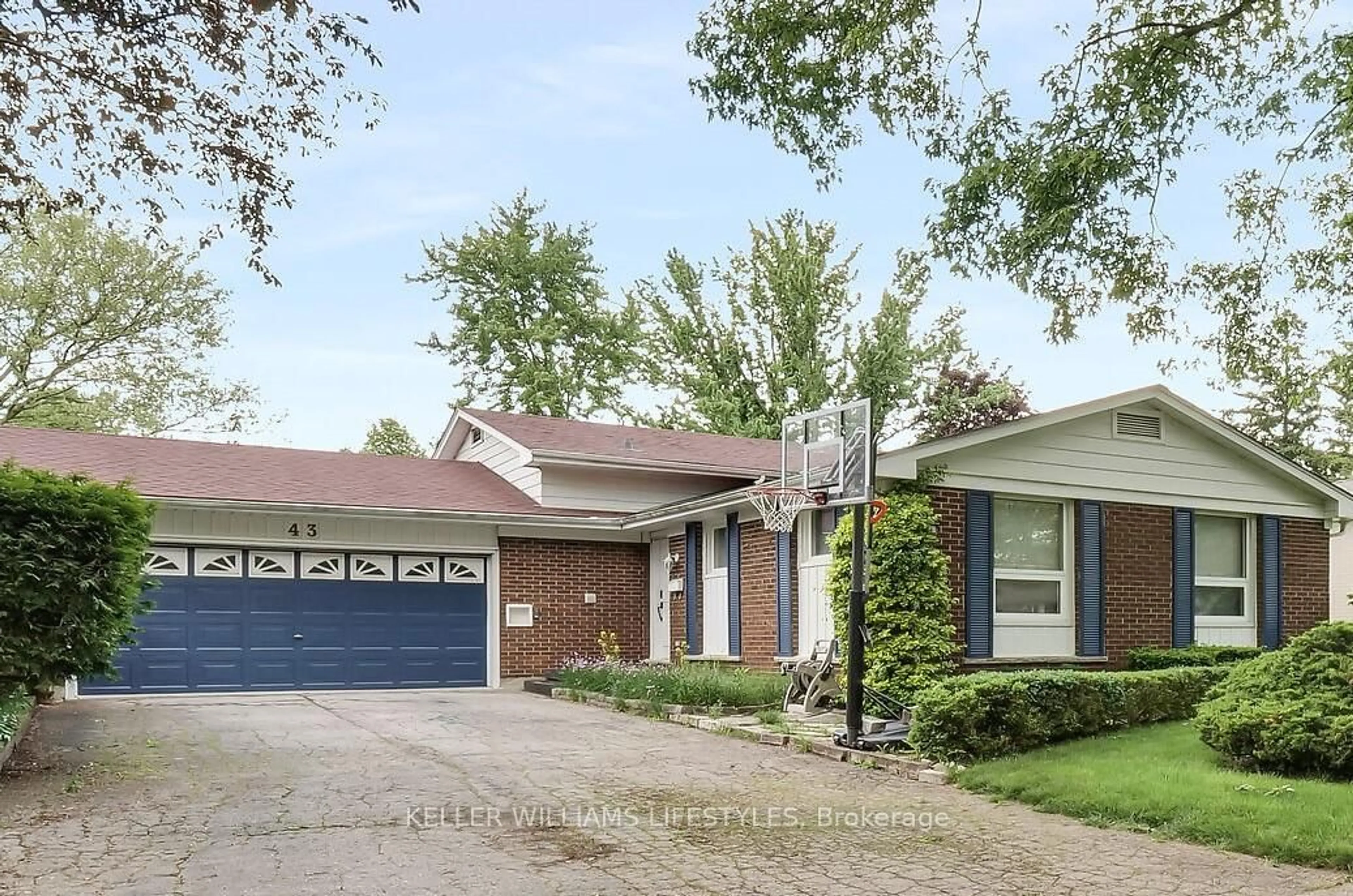 Home with brick exterior material, street for 43 FINSBURY Cres, London North Ontario N6G 2B3