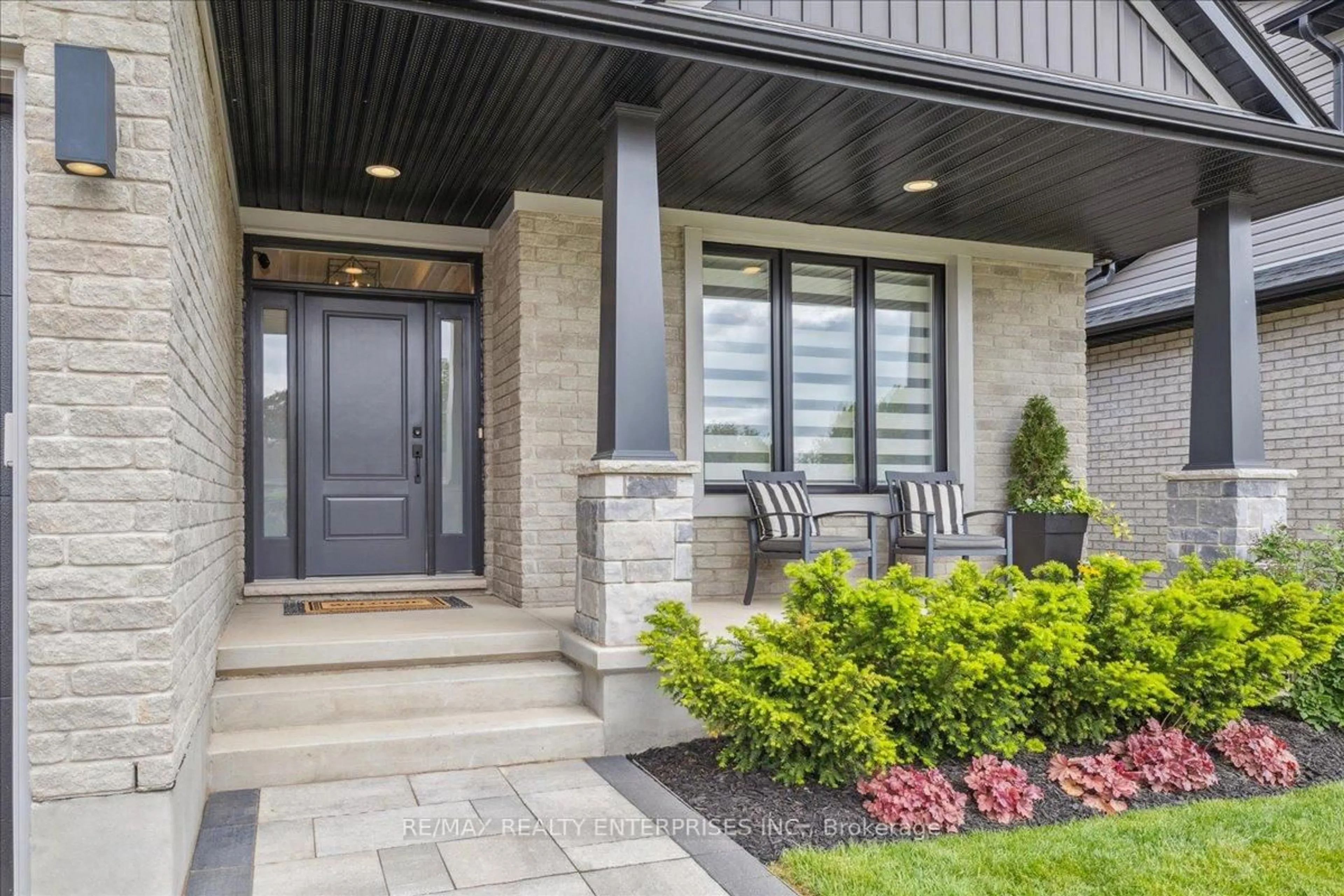 Indoor entryway for 227 Wilson Ave, Tillsonburg Ontario N4G 0H4