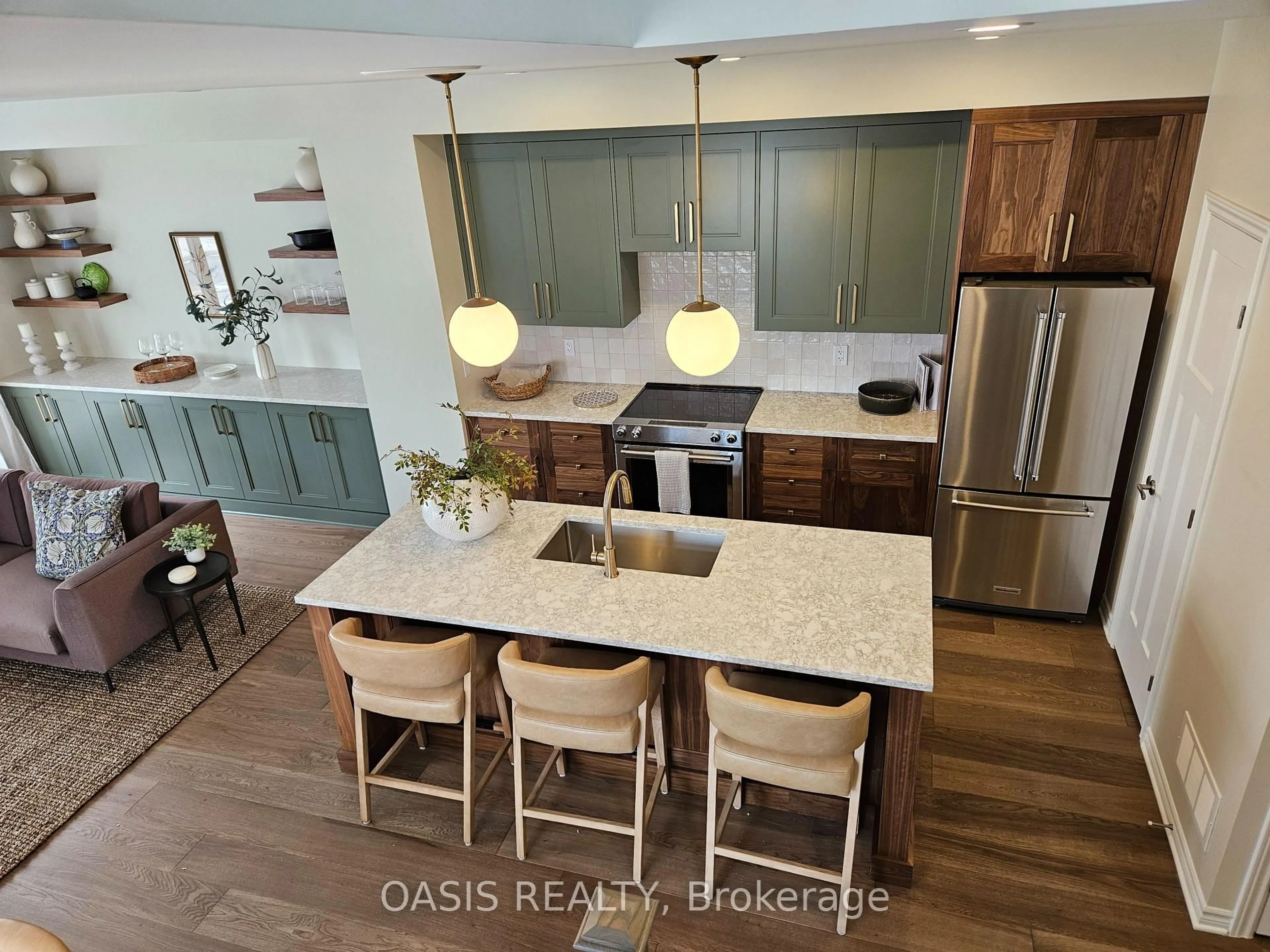 Open concept kitchen, wood/laminate floor for 83 Rawah Private, Stittsville Ontario K2S 3E2