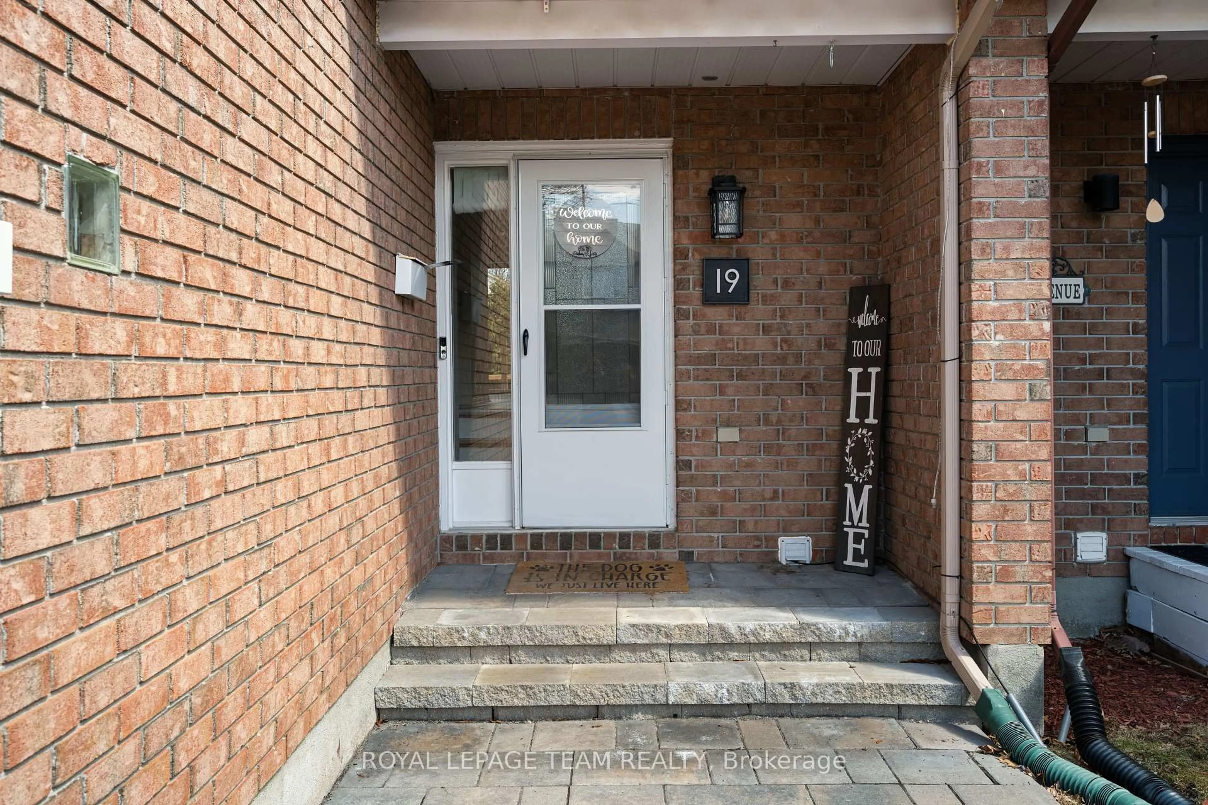 Unknown for 19 Armadale Cres, Ottawa Ontario K2J 4A4