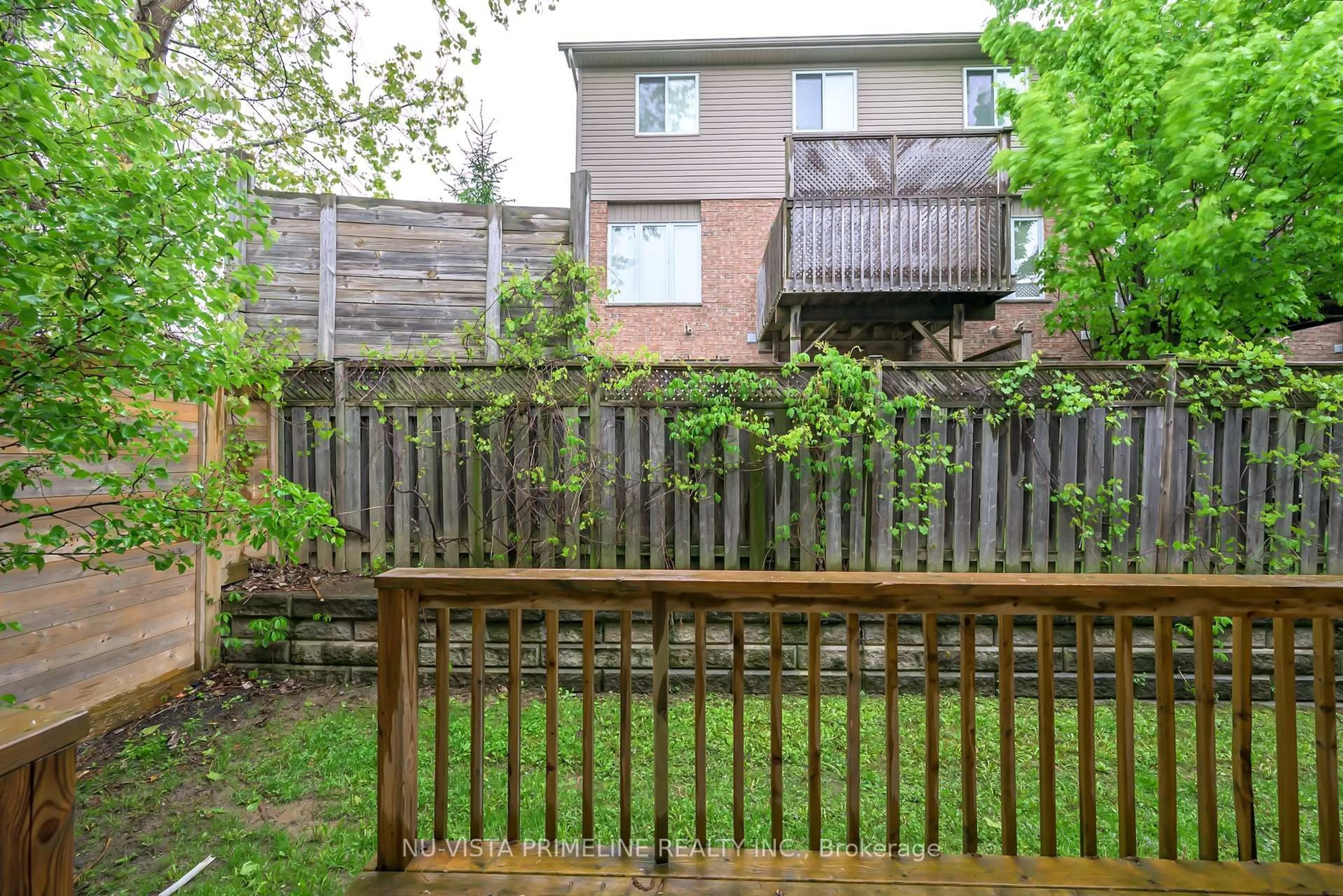 Patio, street for 1570 Coronation Dr #20, London North Ontario N6G 5P0