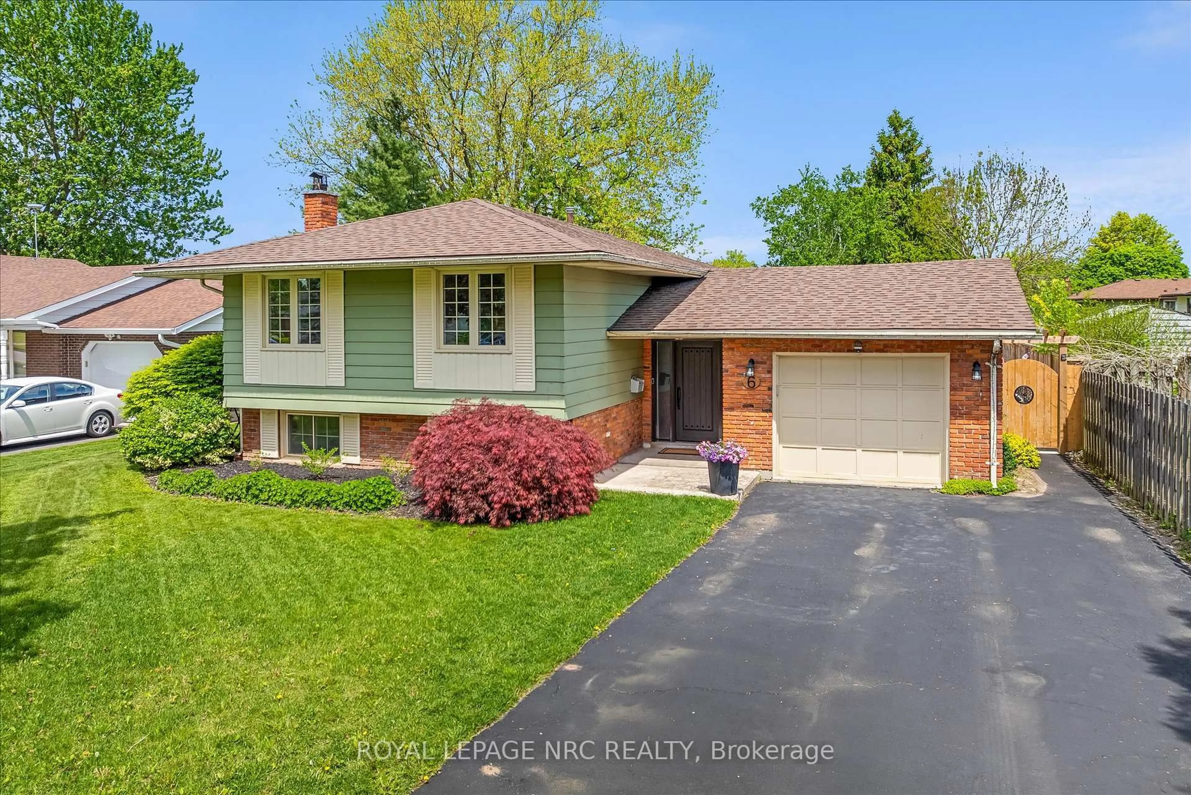 Home with brick exterior material, street for 6 McColl Dr, Welland Ontario L3C 3L7