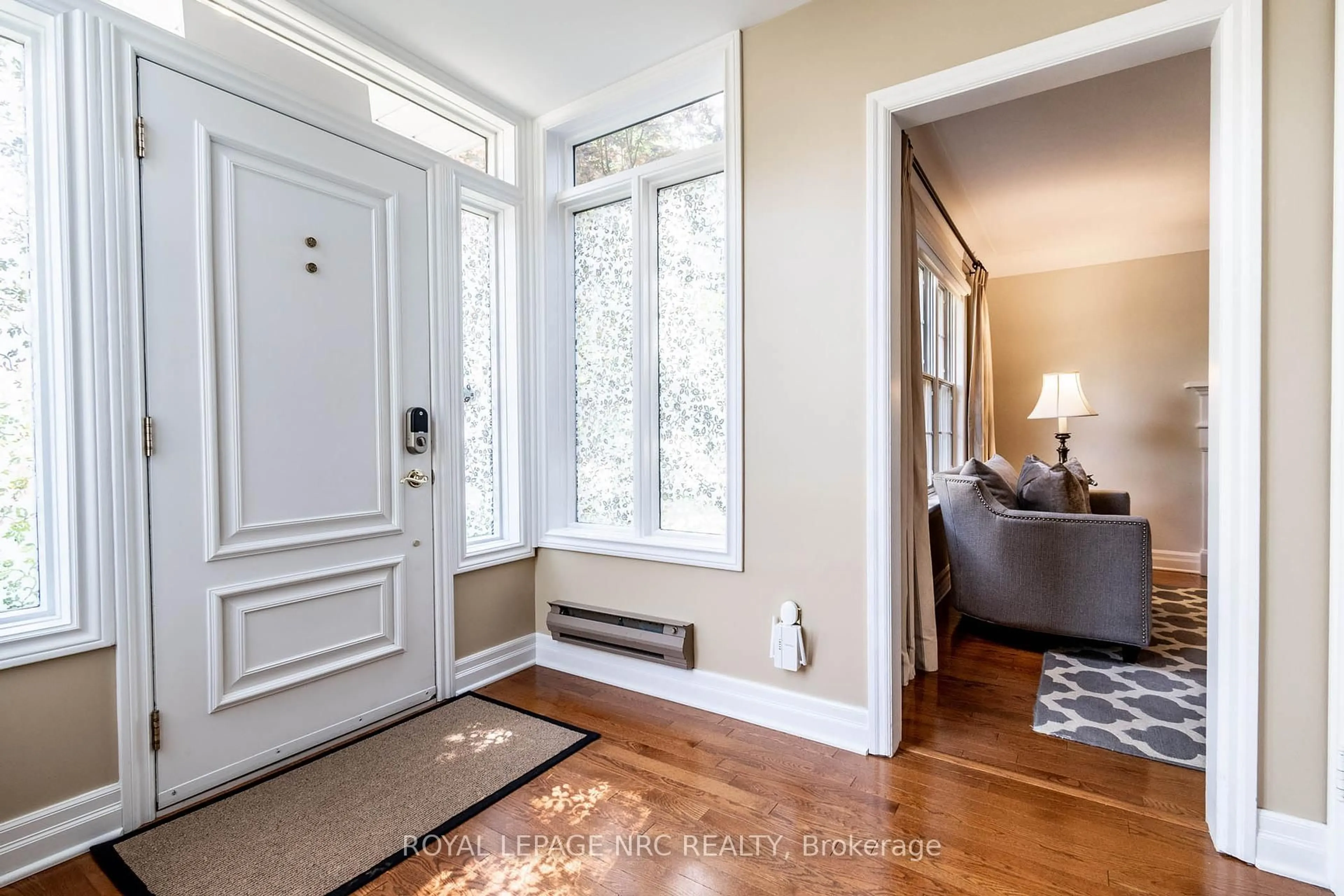 Indoor entryway for 4189 Elberta Ave, Niagara Falls Ontario L2E 6G4