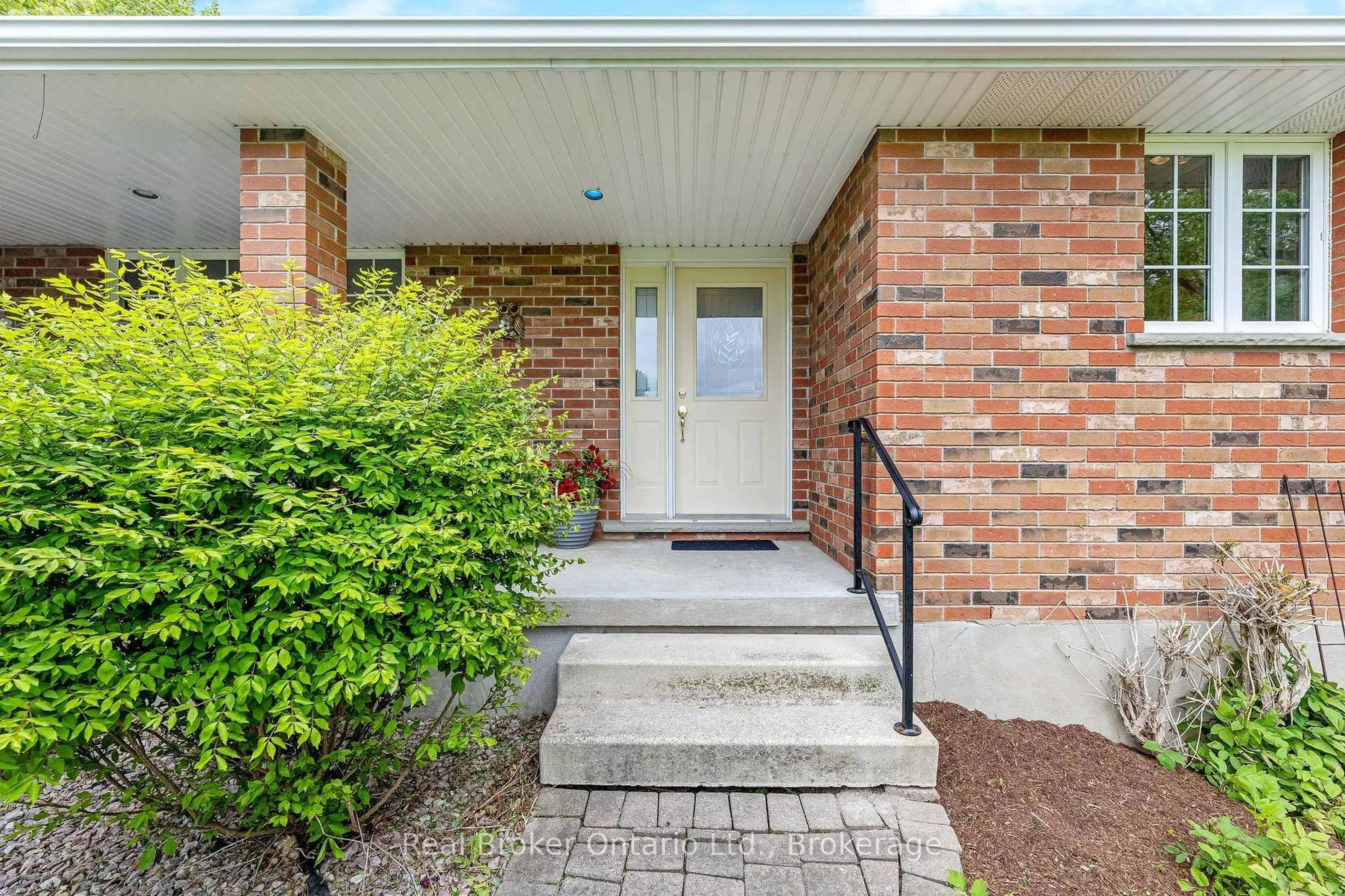 Indoor entryway for 7458 Wellington Rd 51 N/A, Guelph/Eramosa Ontario N1H 6J2