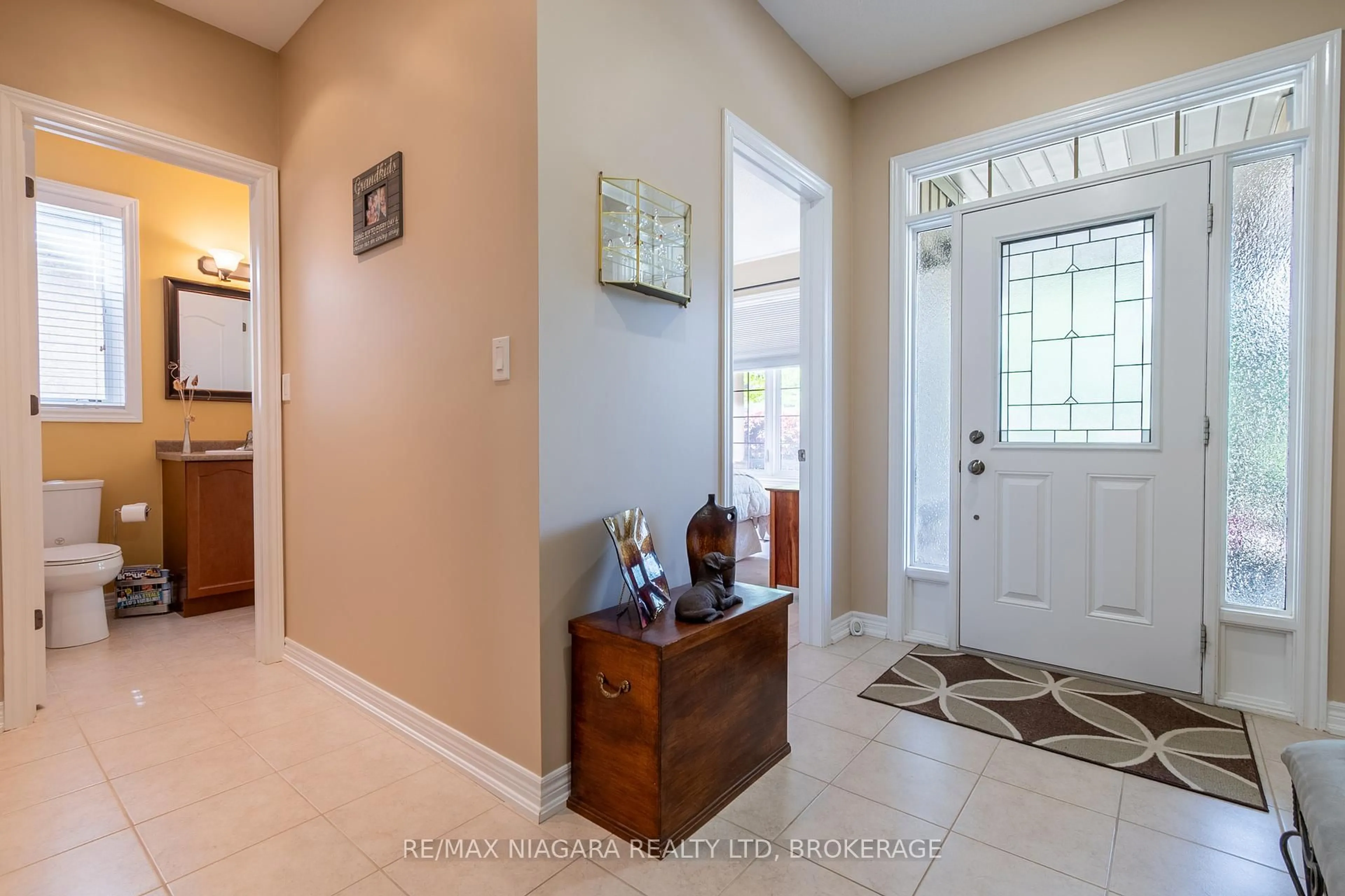 Indoor entryway for 40 Galloway Tr, Welland Ontario L3B 6G5