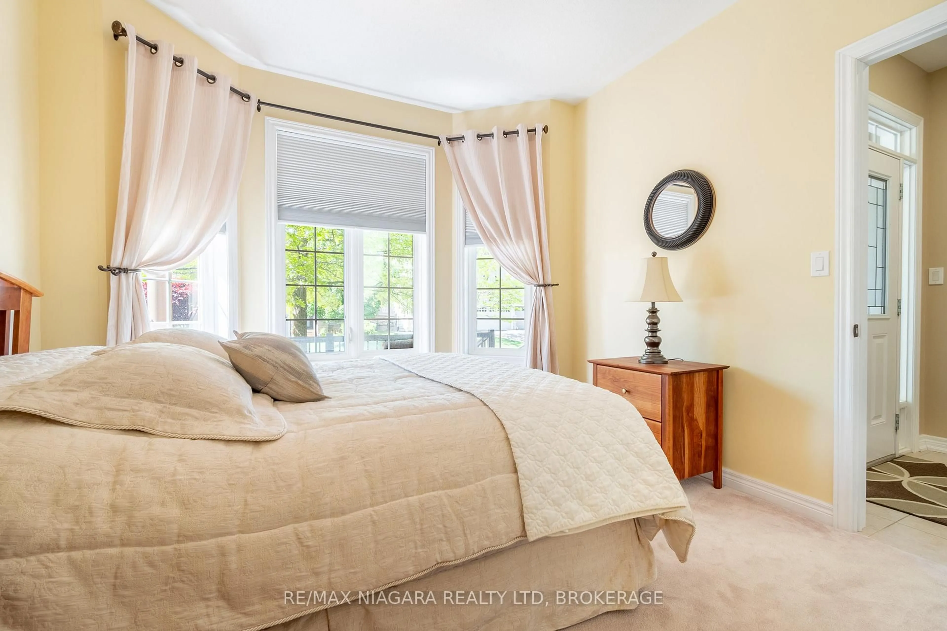 Bedroom with bed, unknown for 40 Galloway Tr, Welland Ontario L3B 6G5