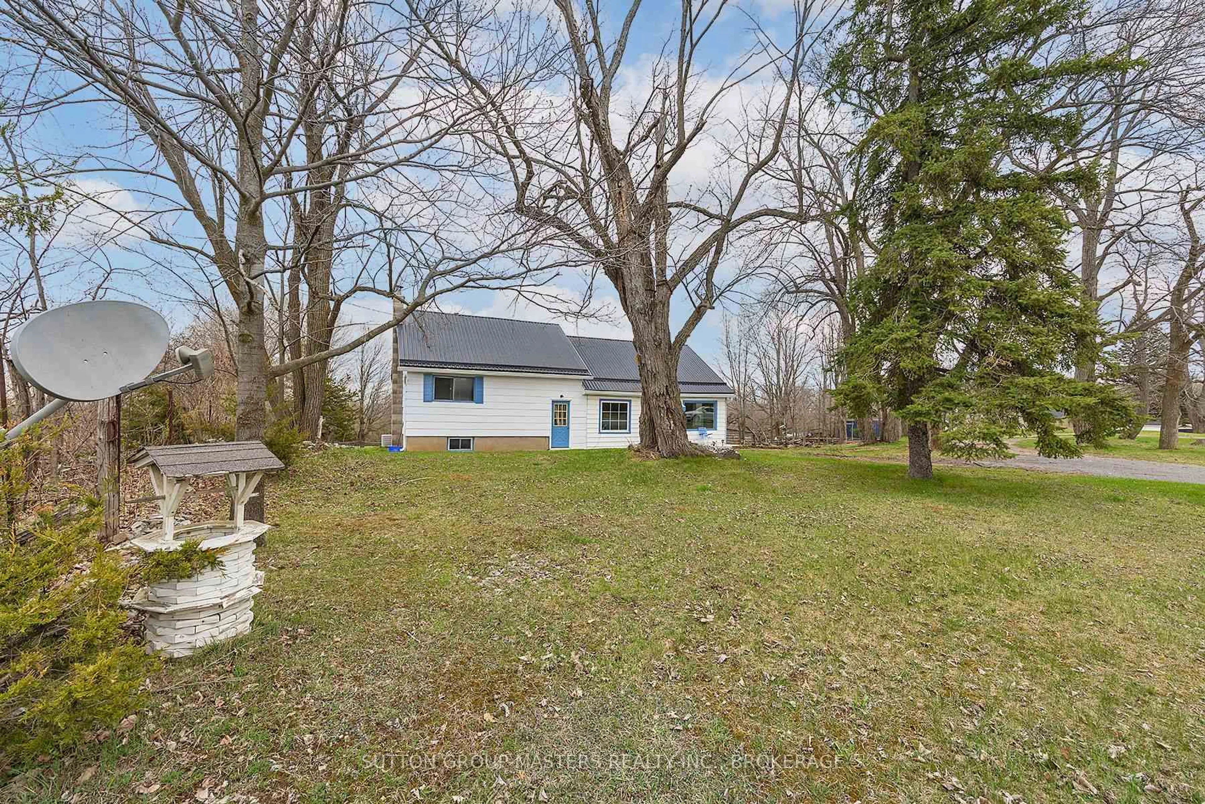 A pic from outside/outdoor area/front of a property/back of a property/a pic from drone, water/lake/river/ocean view for 3408 Battersea Rd, Inverary Ontario K0H 1X0