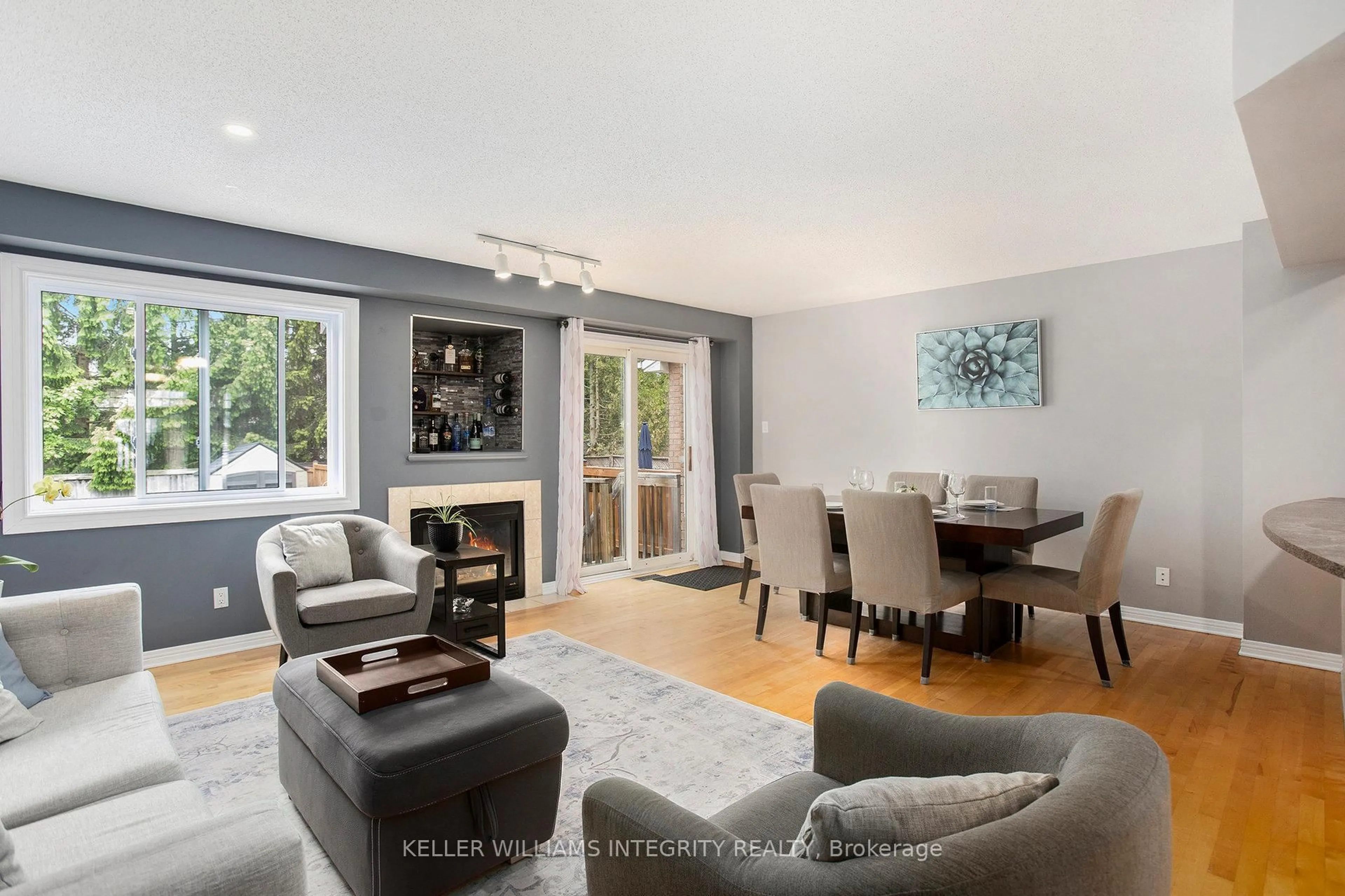 Living room with furniture, unknown for 532 Wild Shore Cres, Ottawa Ontario K1V 1S9