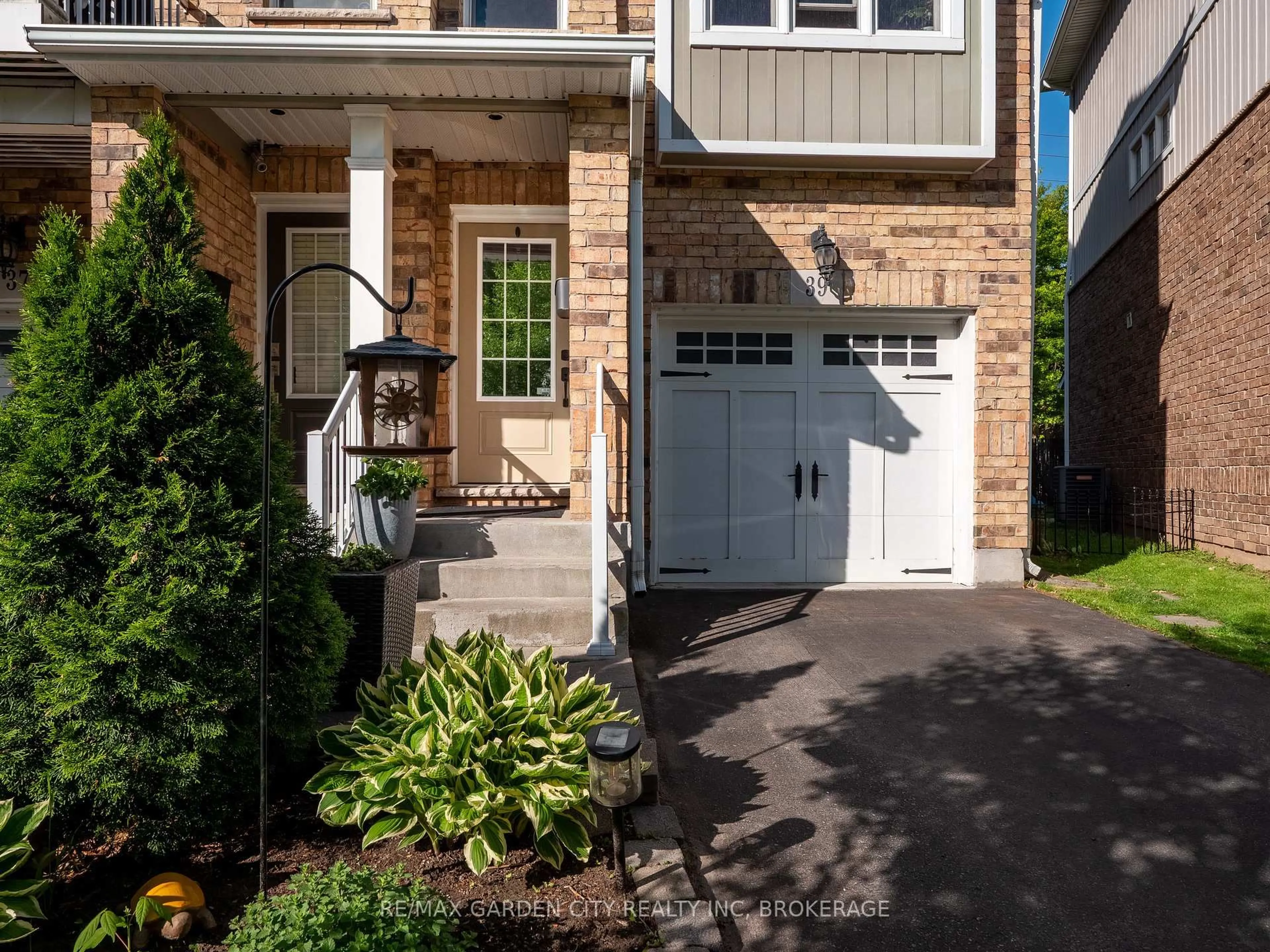 Unknown for 39 Durksen Dr, St. Catharines Ontario L2R 0A7