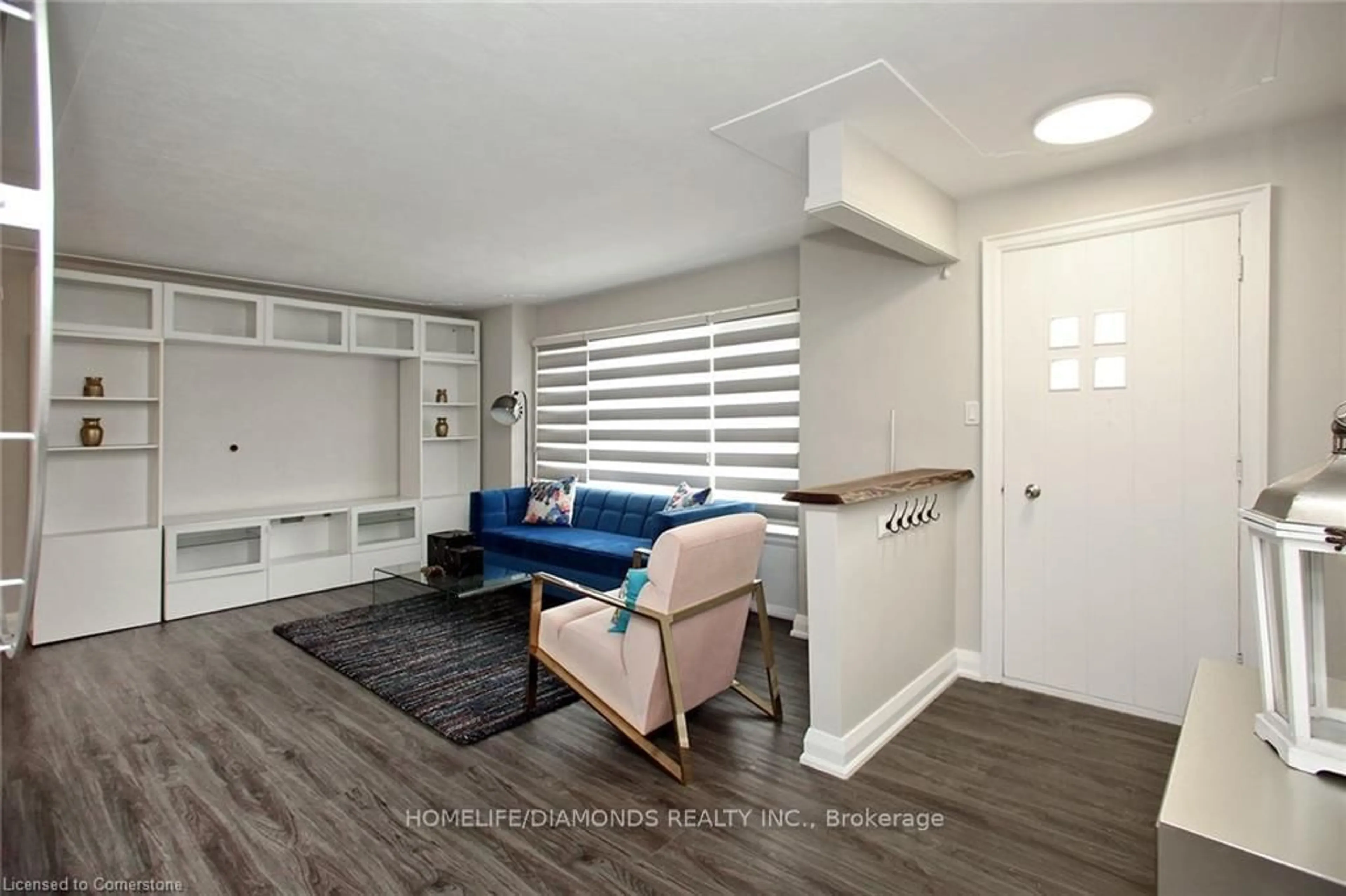 Living room with furniture, unknown for 15 First St, Hamilton Ontario L0R 2H0