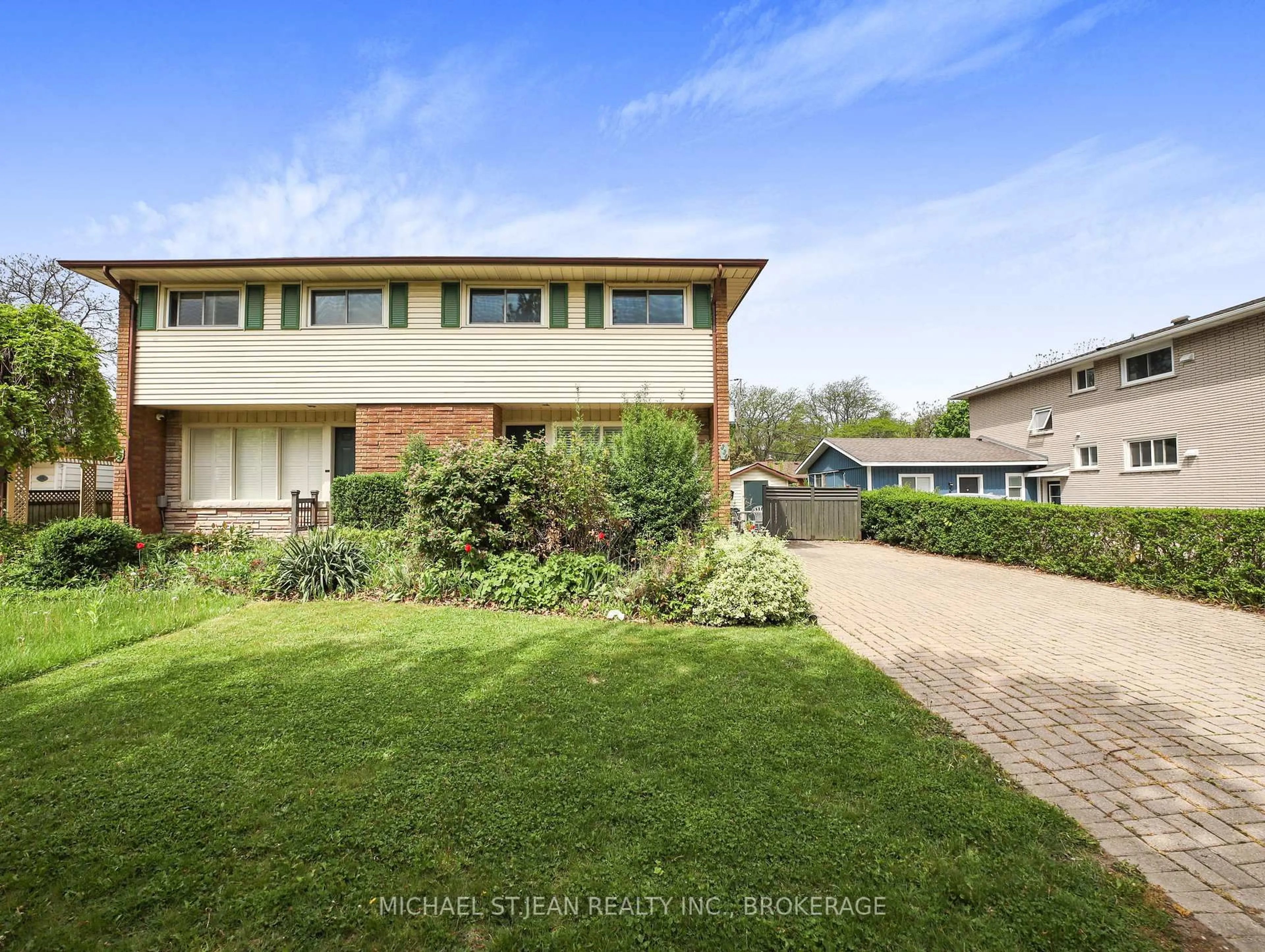A pic from outside/outdoor area/front of a property/back of a property/a pic from drone, street for 334 Glenridge Ave, St. Catharines Ontario L2T 3K7