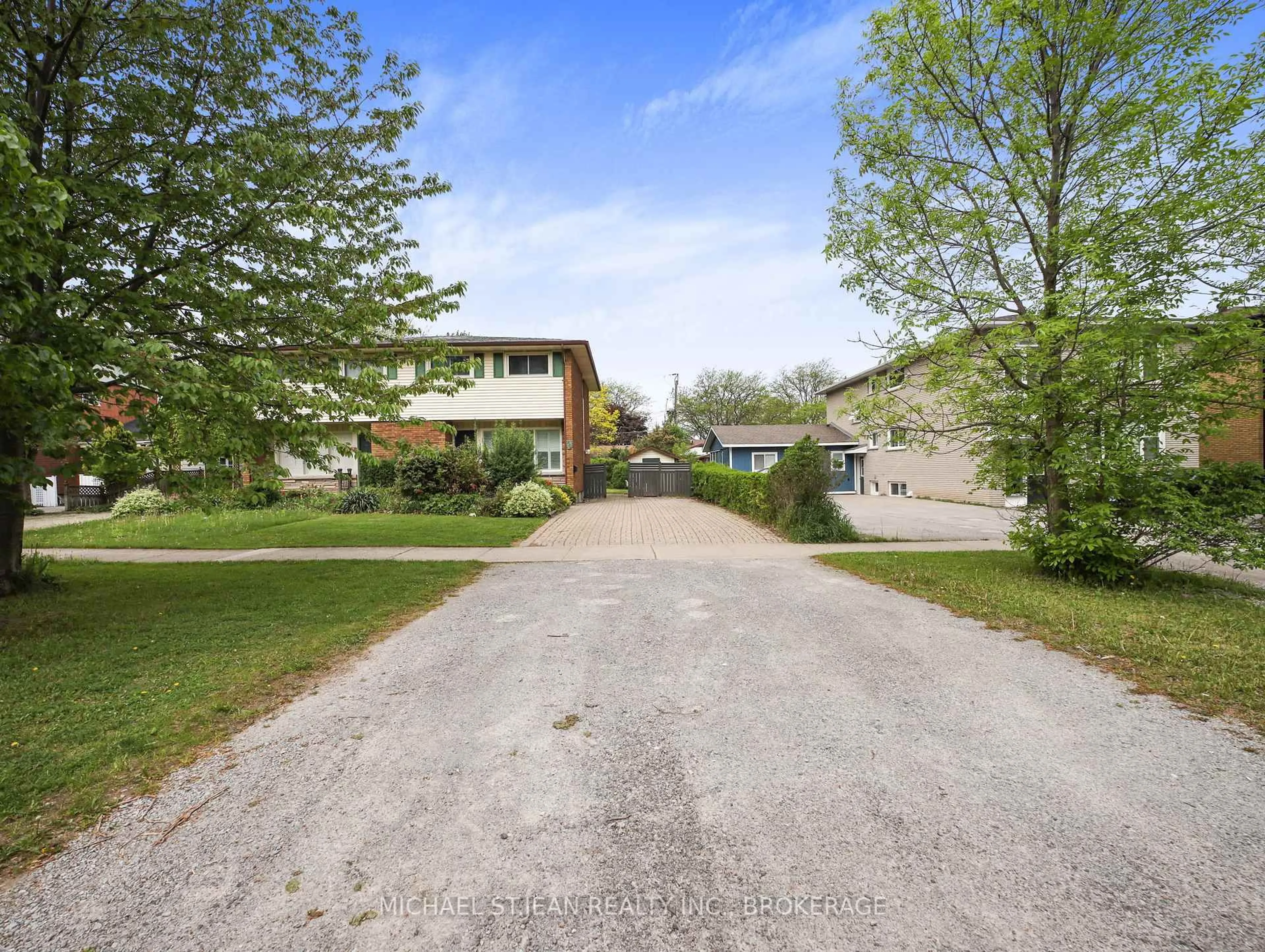 A pic from outside/outdoor area/front of a property/back of a property/a pic from drone, street for 334 Glenridge Ave, St. Catharines Ontario L2T 3K7