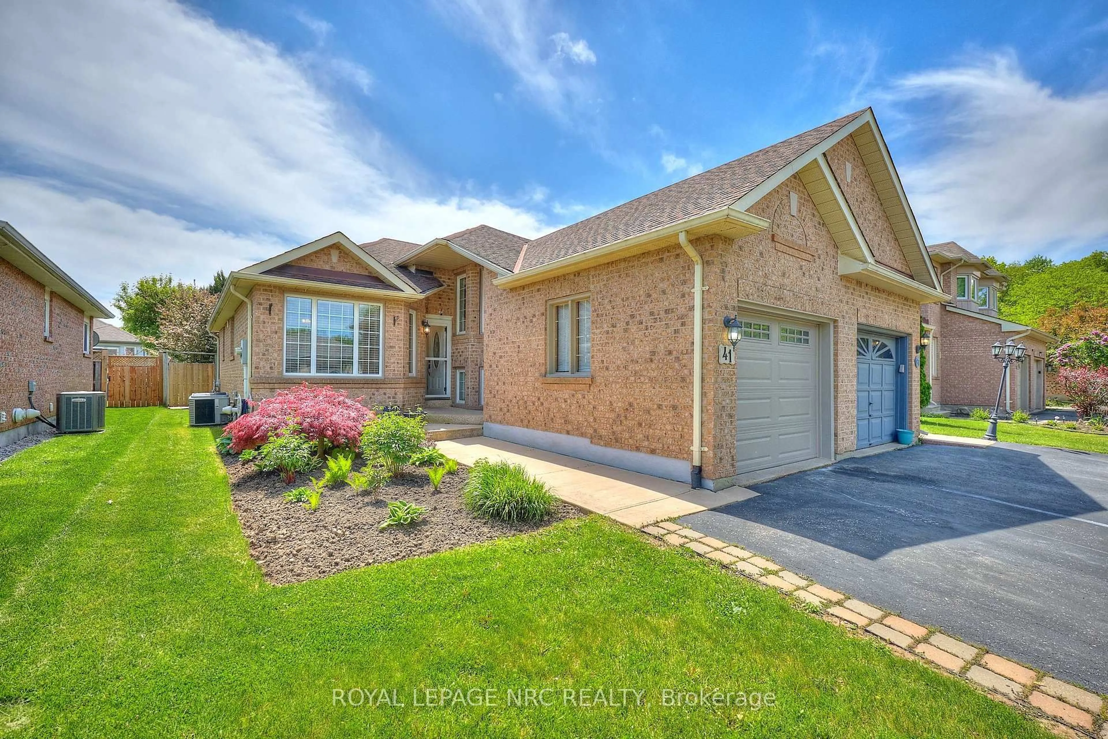 Home with brick exterior material, street for 41 Jackson Crt, Welland Ontario L3C 7G2