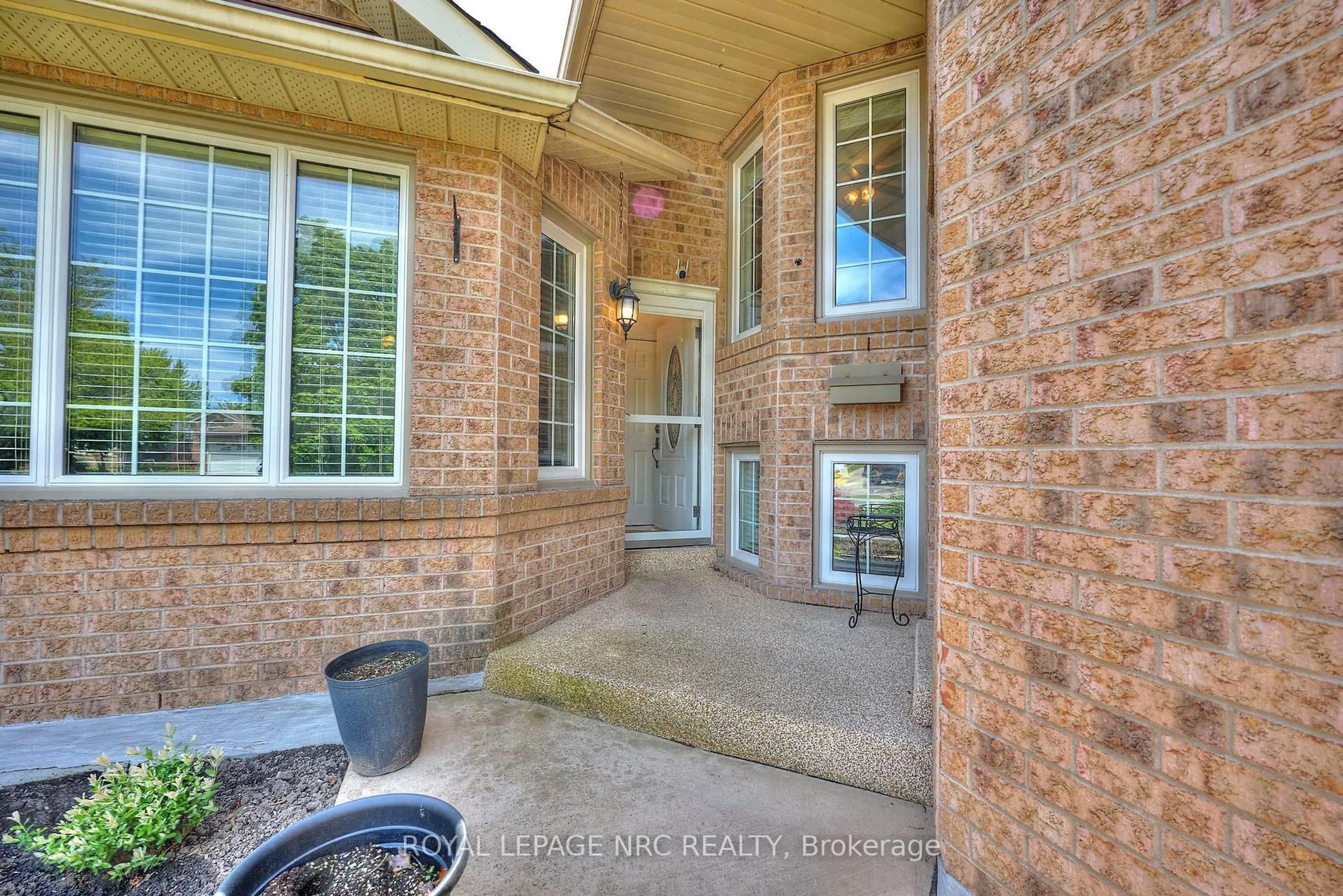 Unknown for 41 Jackson Crt, Welland Ontario L3C 7G2