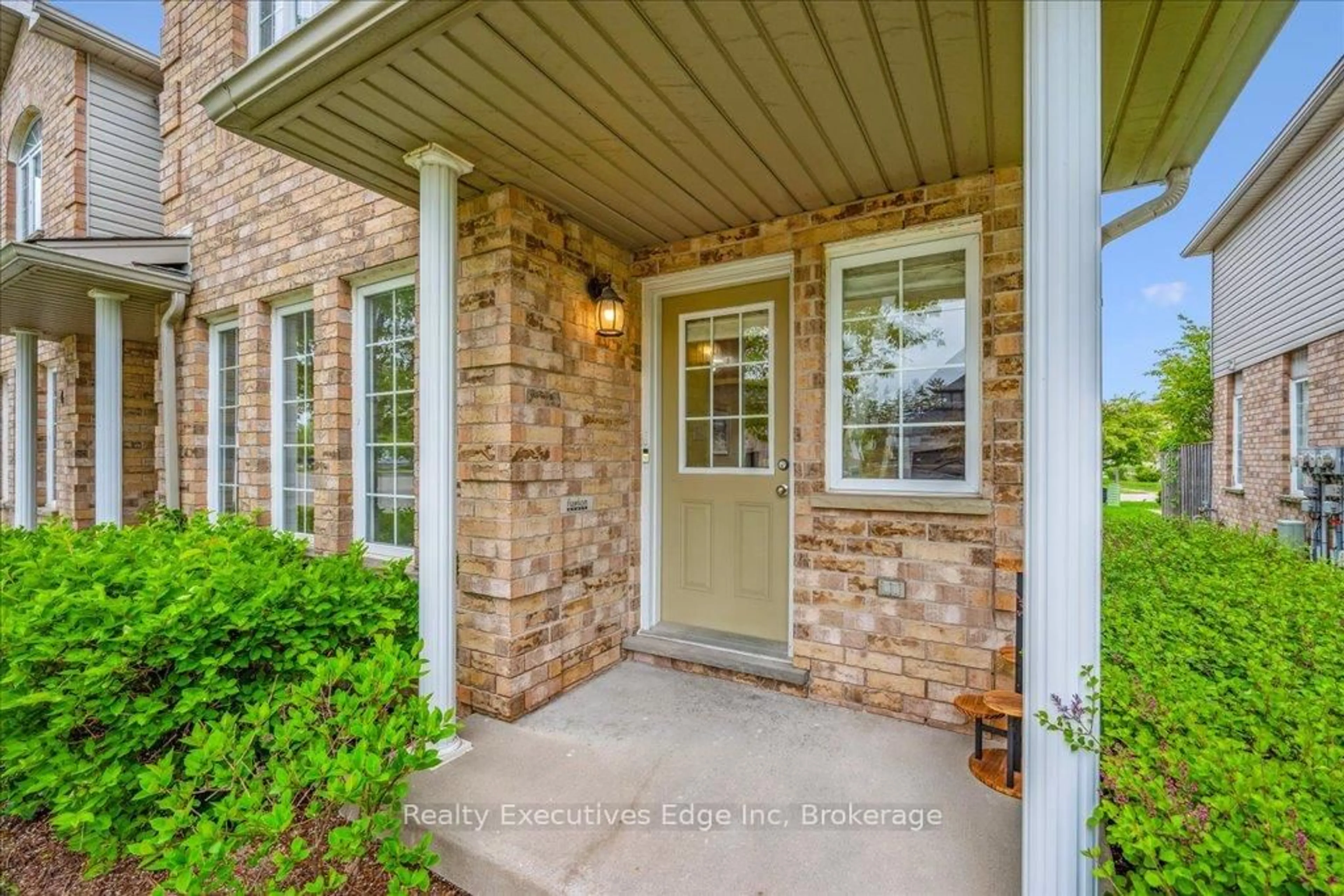 Indoor entryway for 210 Dawn Ave #Unit#5, Guelph Ontario N1G 5L5