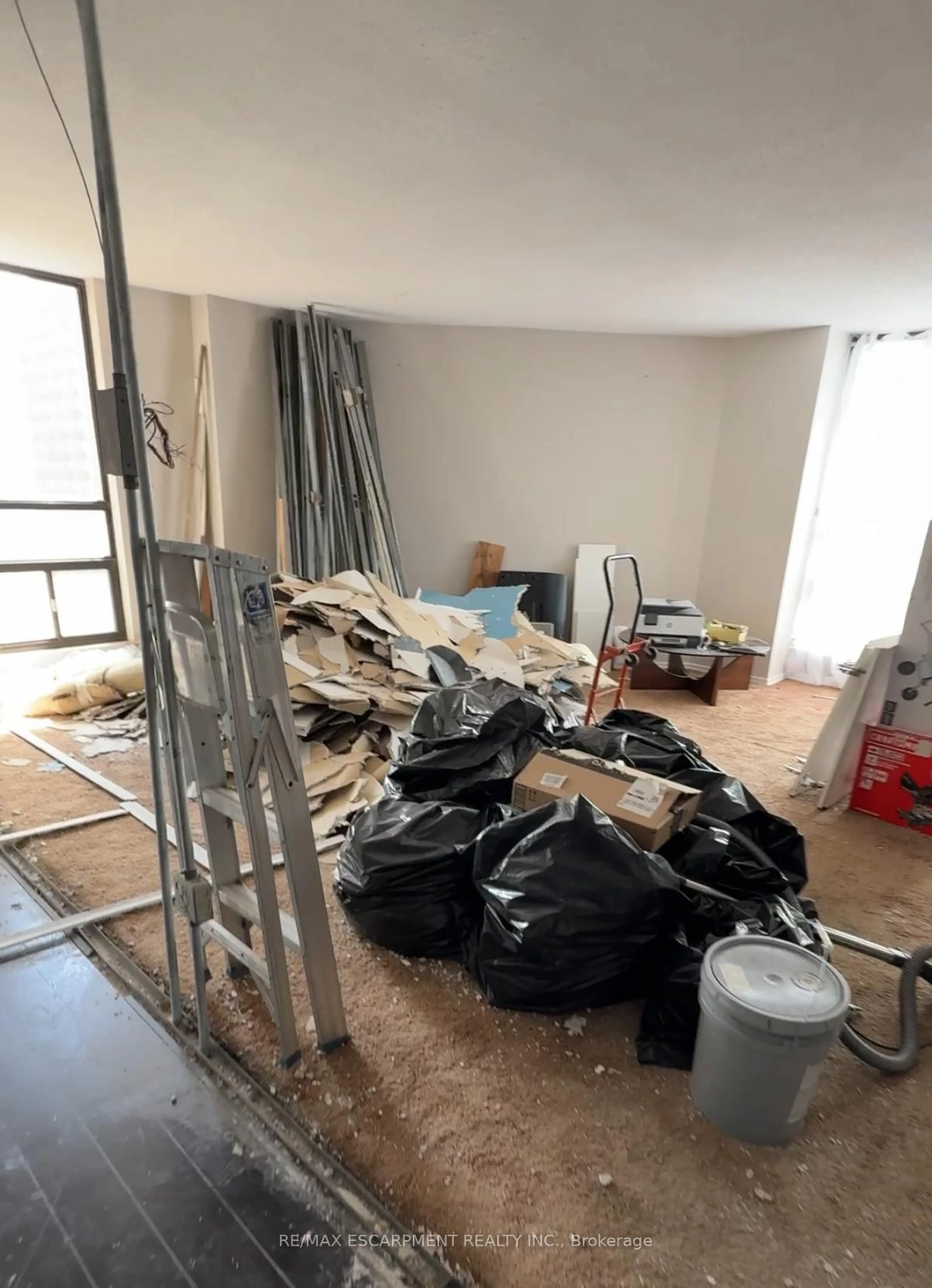 A pic of a room for 222 Jackson St #1104, Hamilton Ontario L8P 4S5