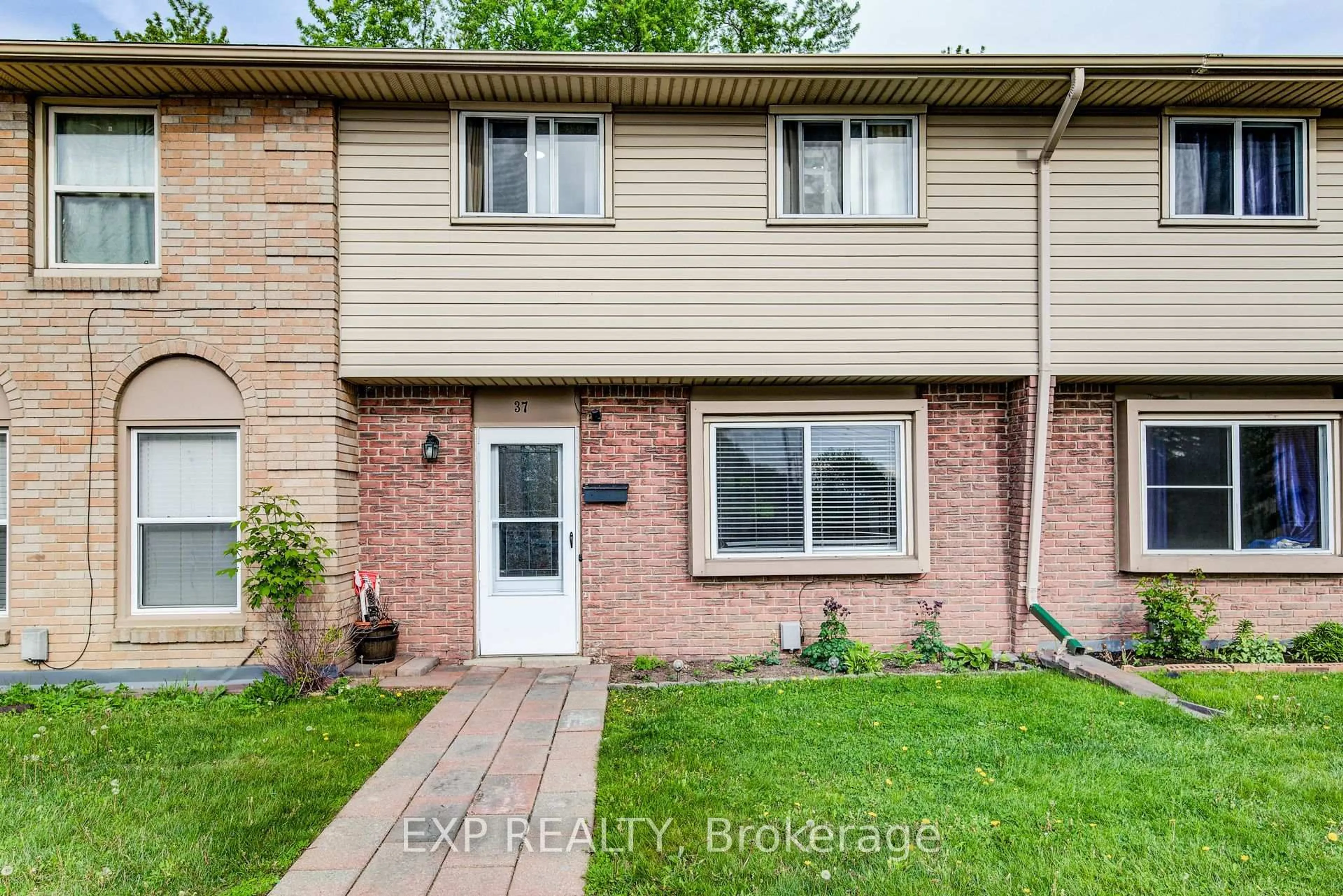 Unknown for 293 Fairway Rd #37, Kitchener Ontario N2A 2P1