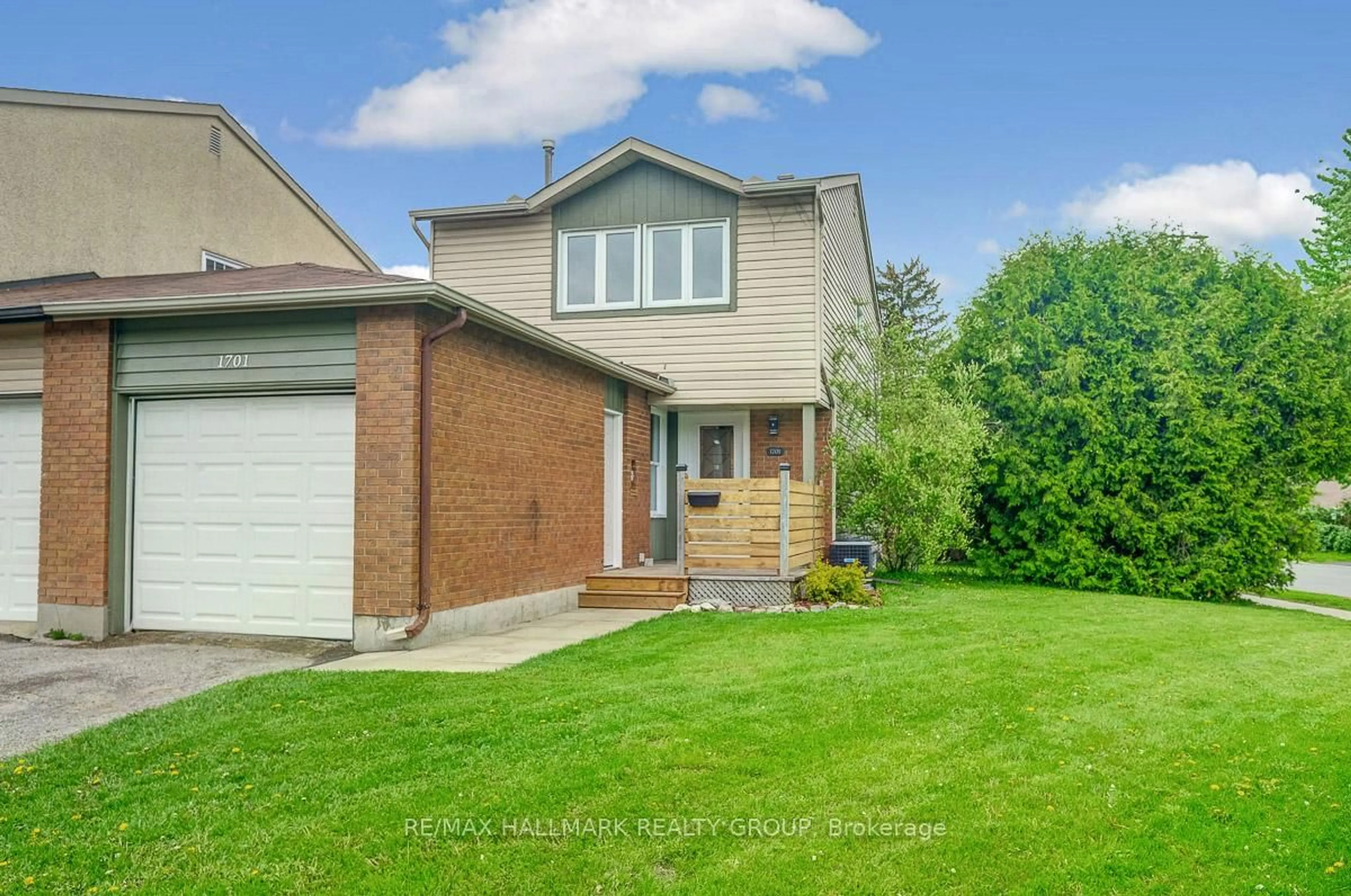Unknown for 1701 Lafrance Dr, Ottawa Ontario K1E 2L7