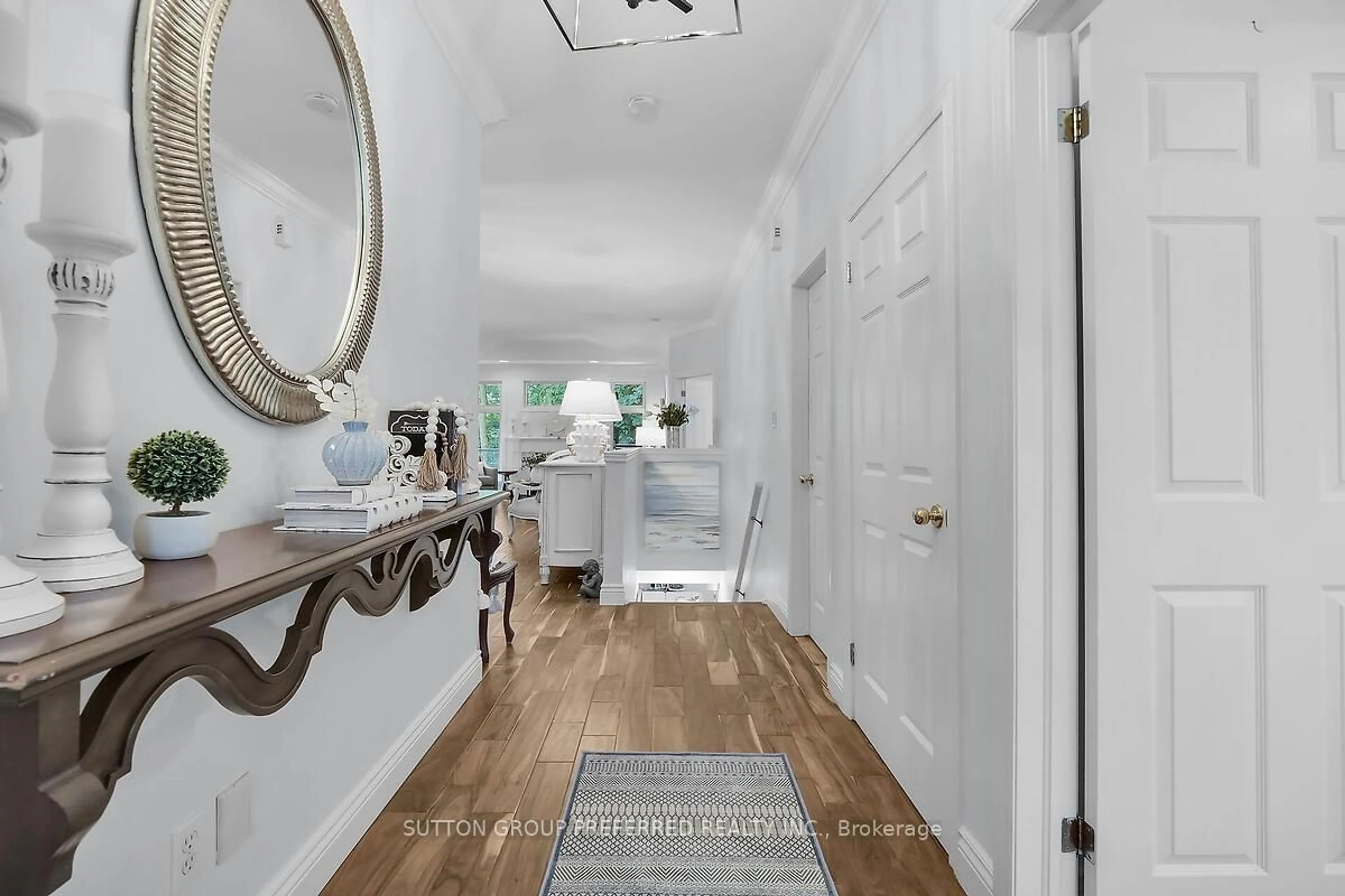 Indoor entryway for 398 Old Riverside Dr #6, London North Ontario N6H 4T3