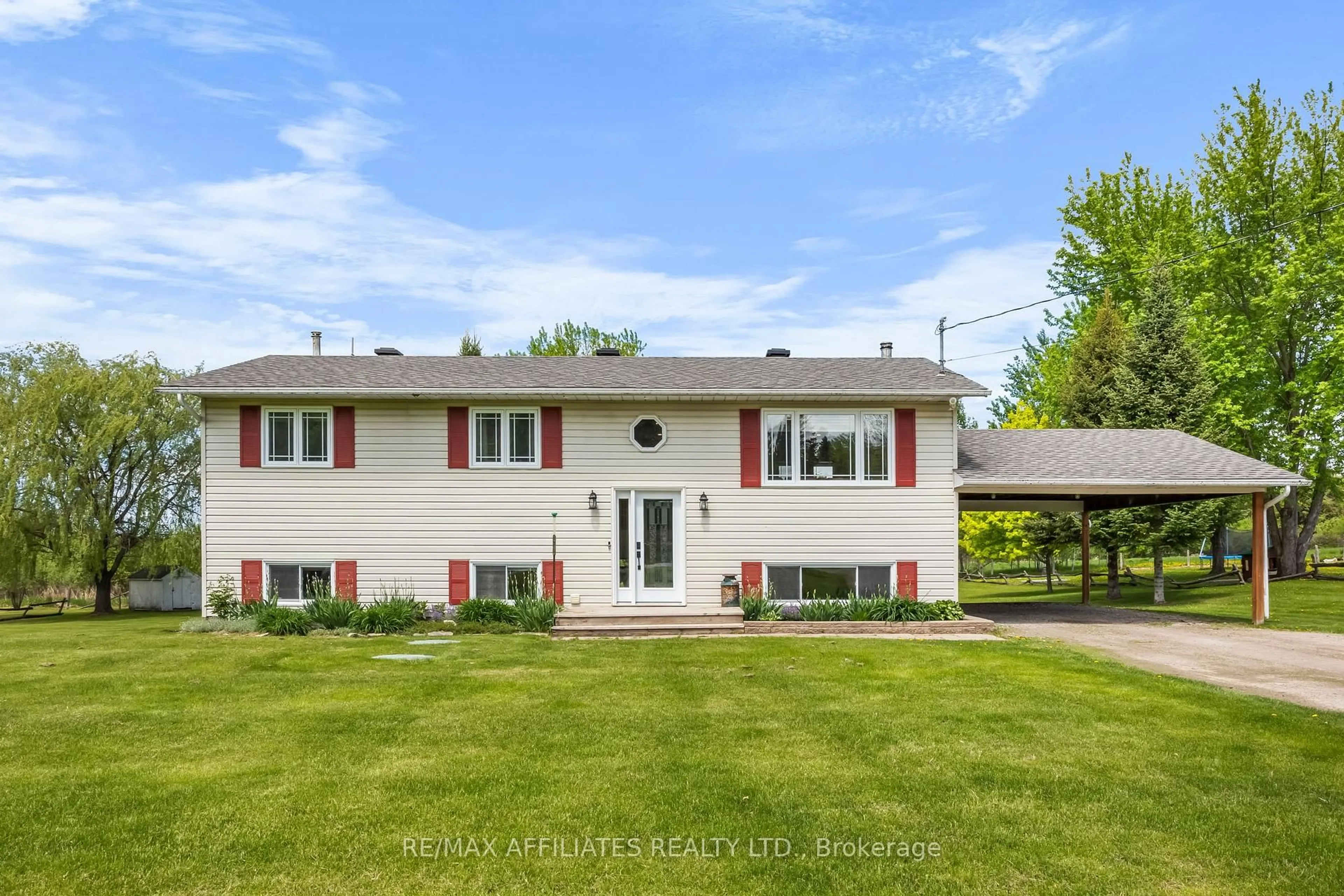 Home with vinyl exterior material, street for 1478 Drummond 6b Concession, Perth Ontario K7H 3C8