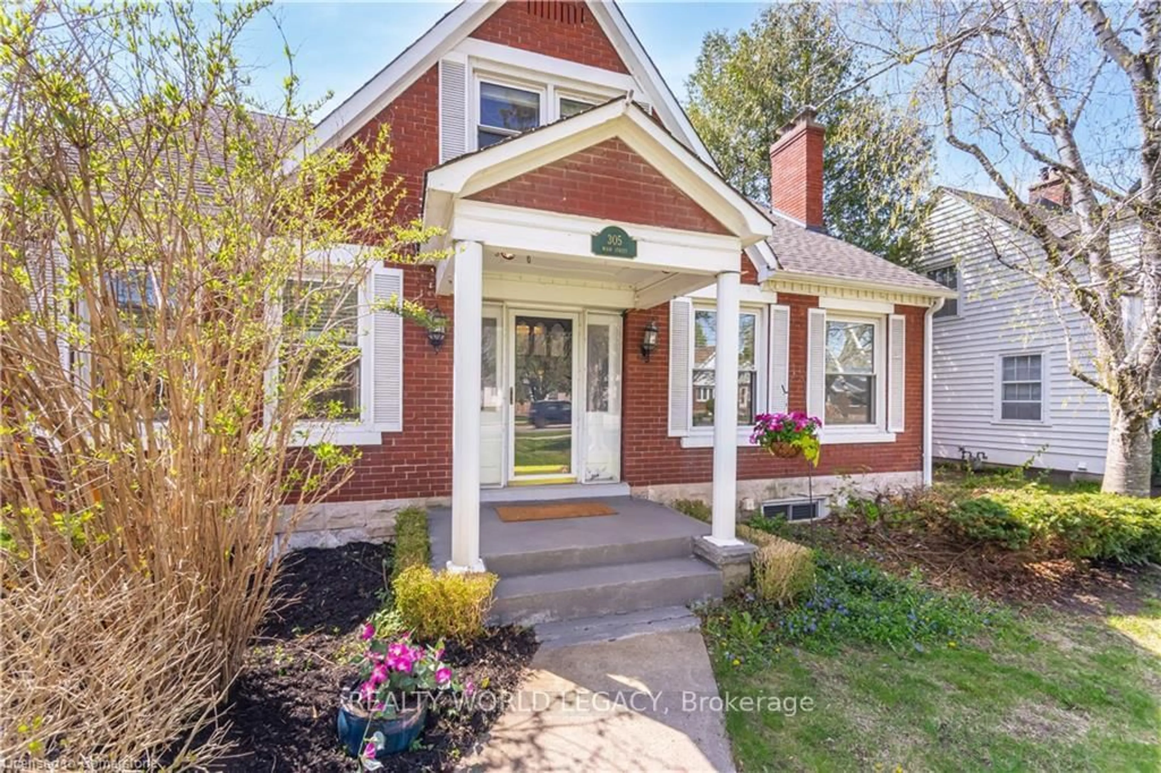 Home with brick exterior material, street for 305 Main St, Cambridge Ontario N1R 1Y2