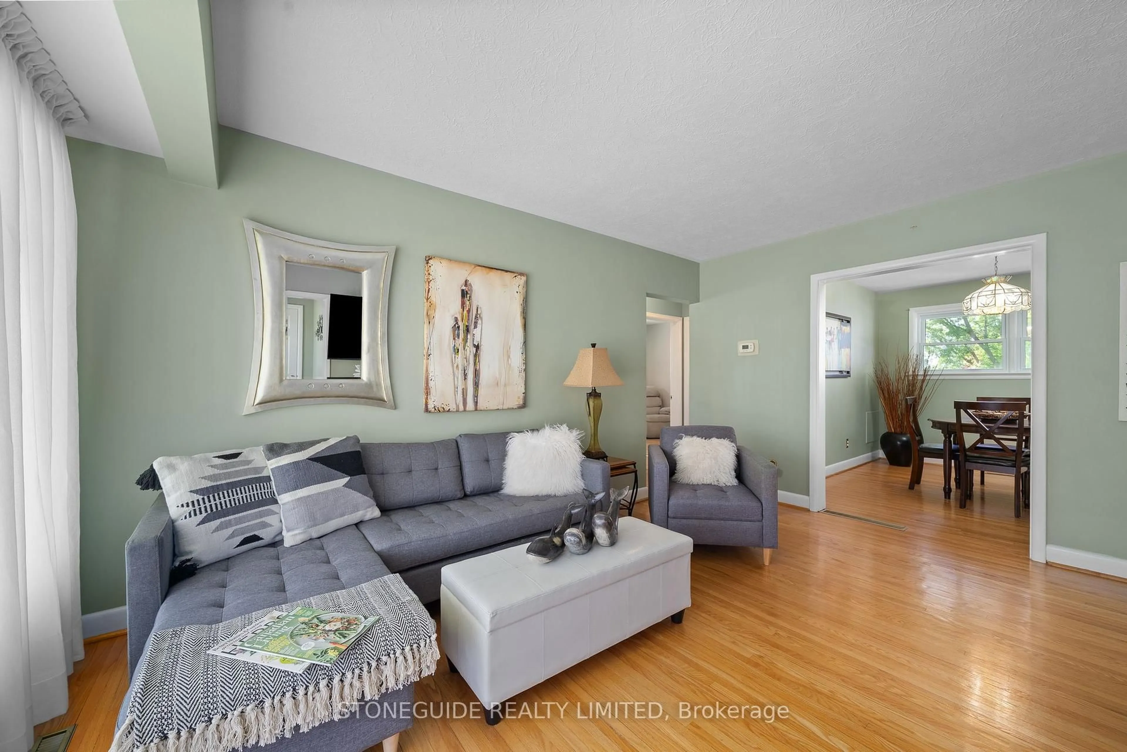 Living room with furniture, unknown for 5 Armour Crt, Kawartha Lakes Ontario K9V 1N9