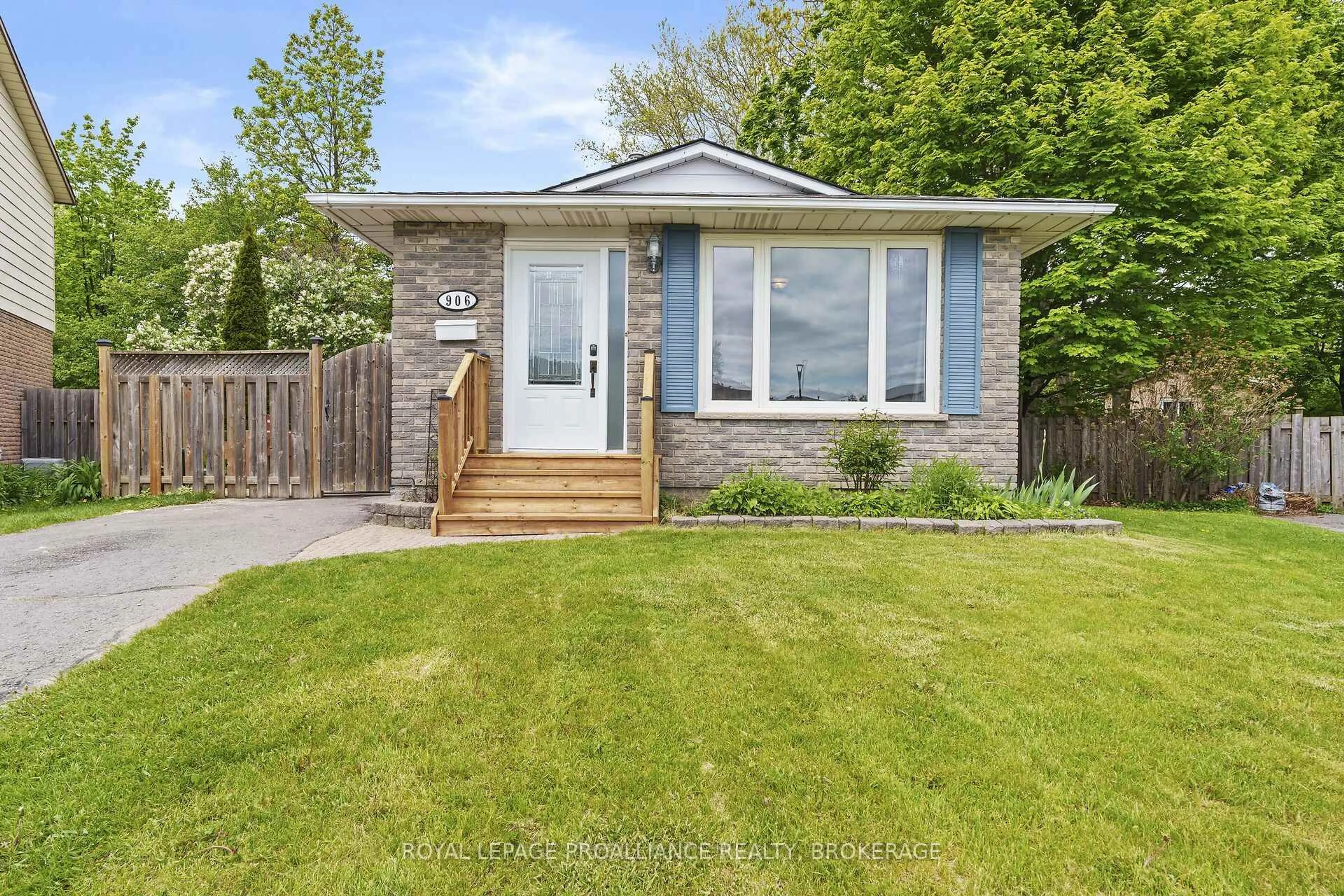 Home with brick exterior material, street for 906 Braelorne Pl, Kingston Ontario K7P 1N4