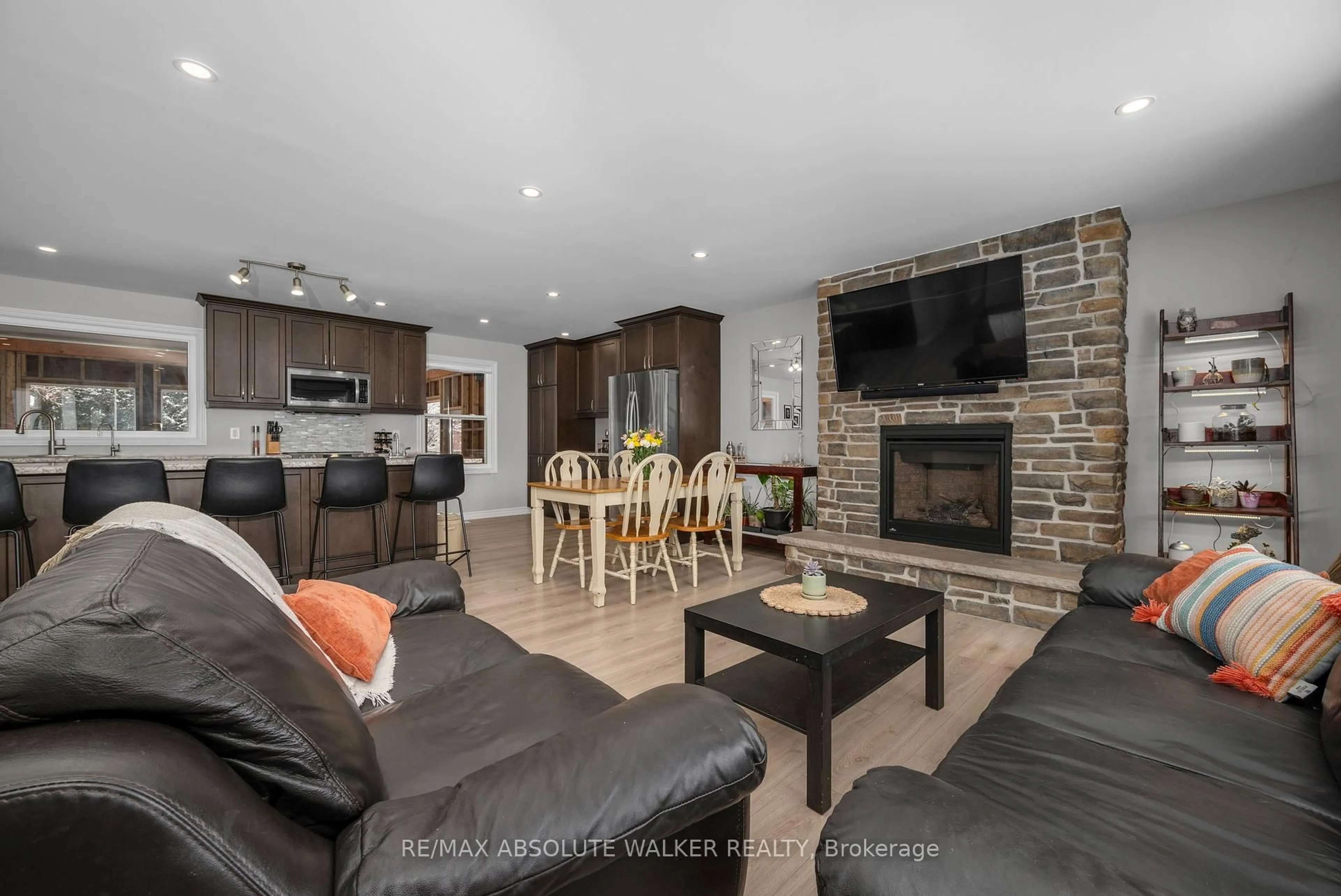 Open concept kitchen, unknown for 2477 Merivale Rd, Ottawa Ontario K2C 3H1