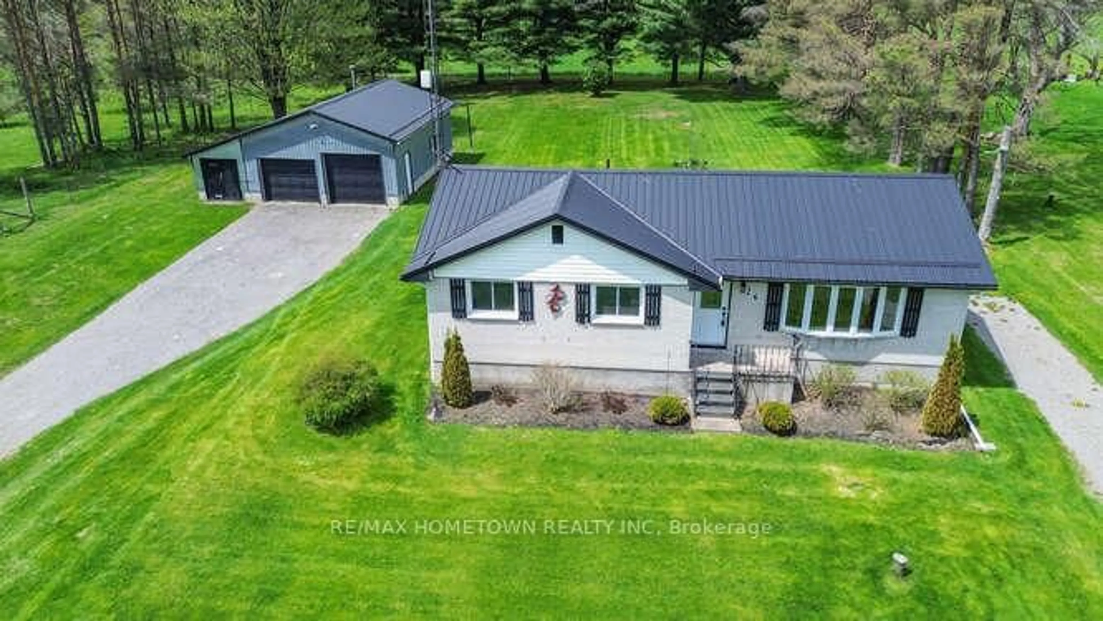 A pic from outside/outdoor area/front of a property/back of a property/a pic from drone, unknown for 26 Caintown Rd, Front of Yonge Ontario K0E 1R0