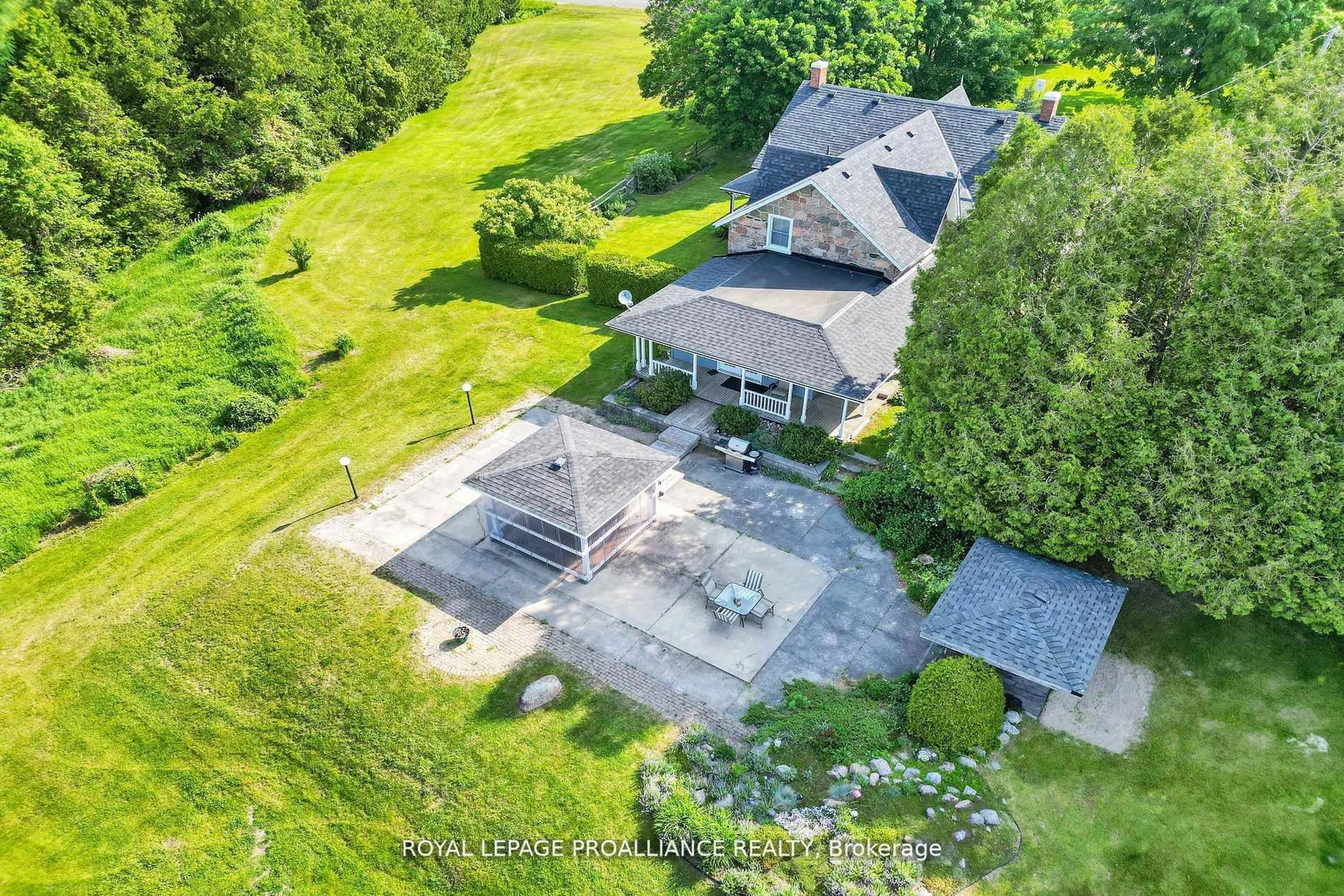 A pic from outside/outdoor area/front of a property/back of a property/a pic from drone, street for 1338 McDonald Rd, Alnwick/Haldimand Ontario K0K 2X0