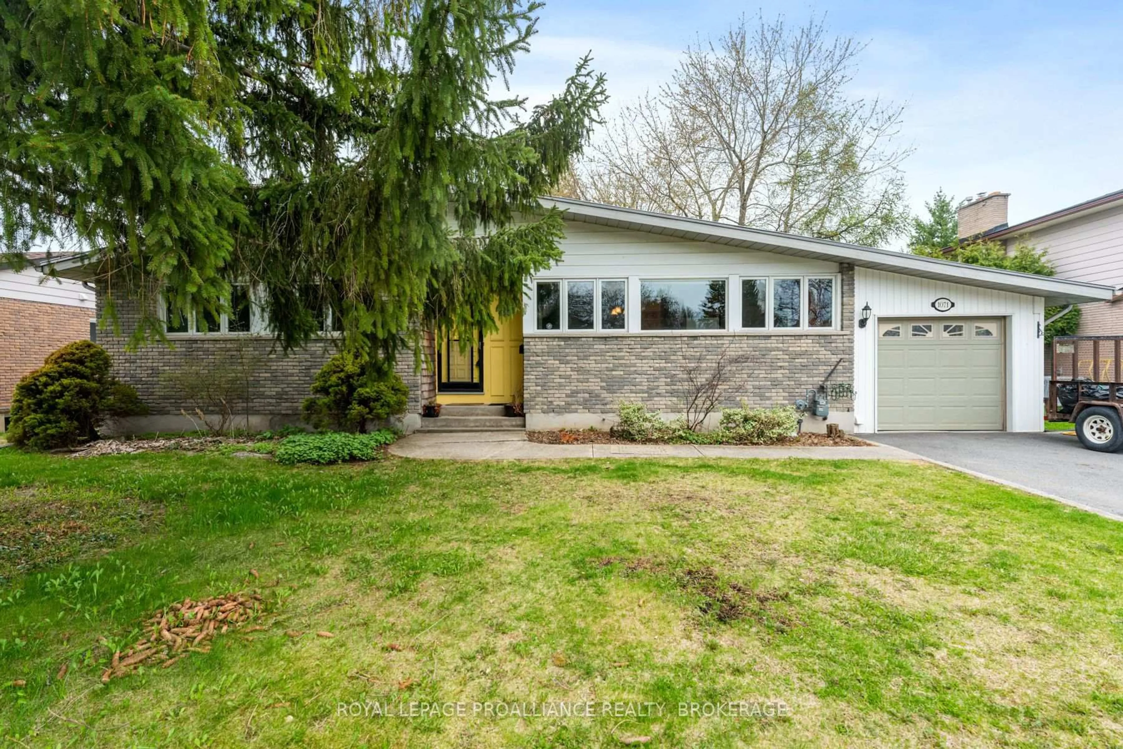 Home with brick exterior material, street for 1071 Lincoln Dr, Kingston Ontario K7M 4Z3