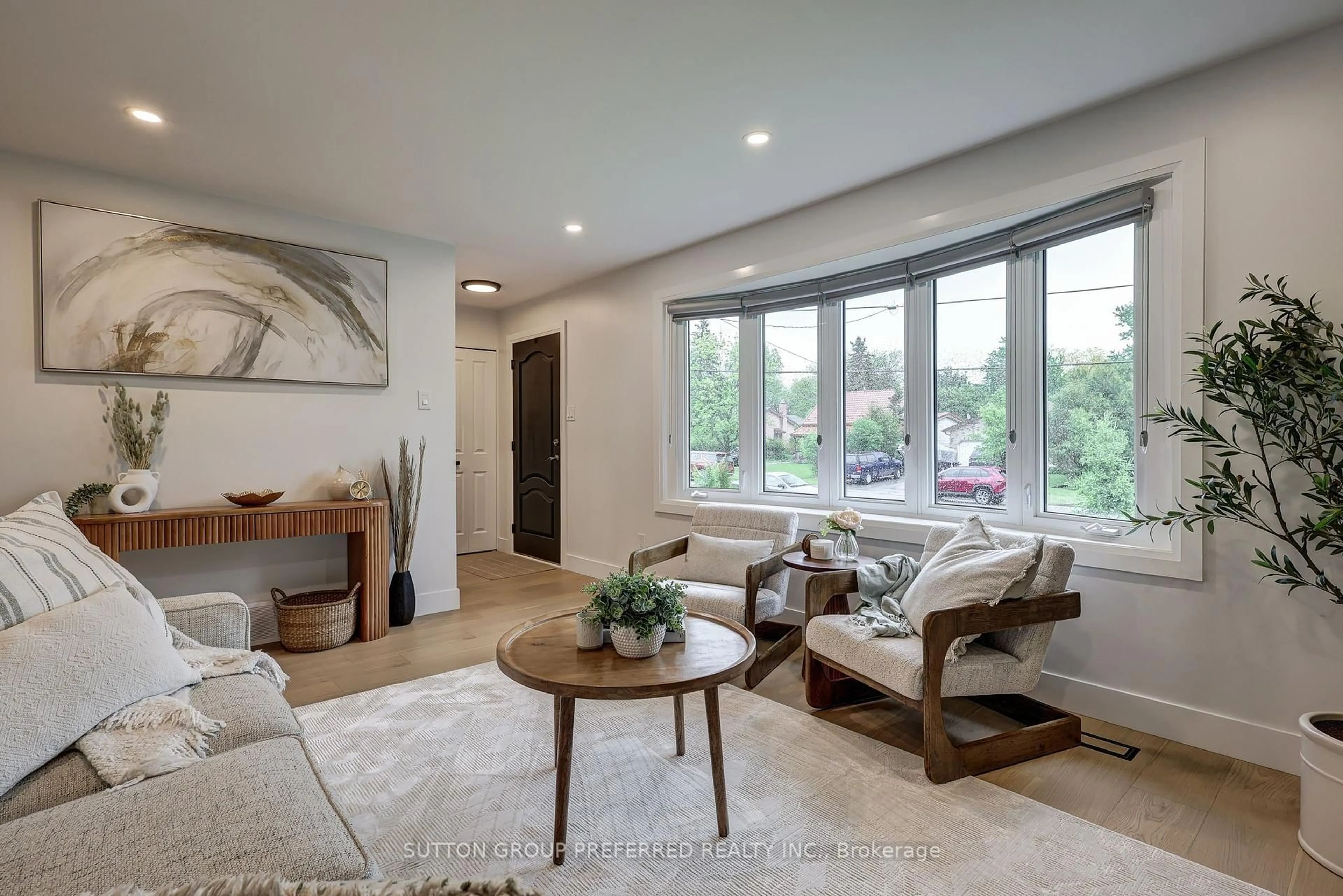 Living room with furniture, unknown for 1053 Willow Dr, London South Ontario N6E 1P4