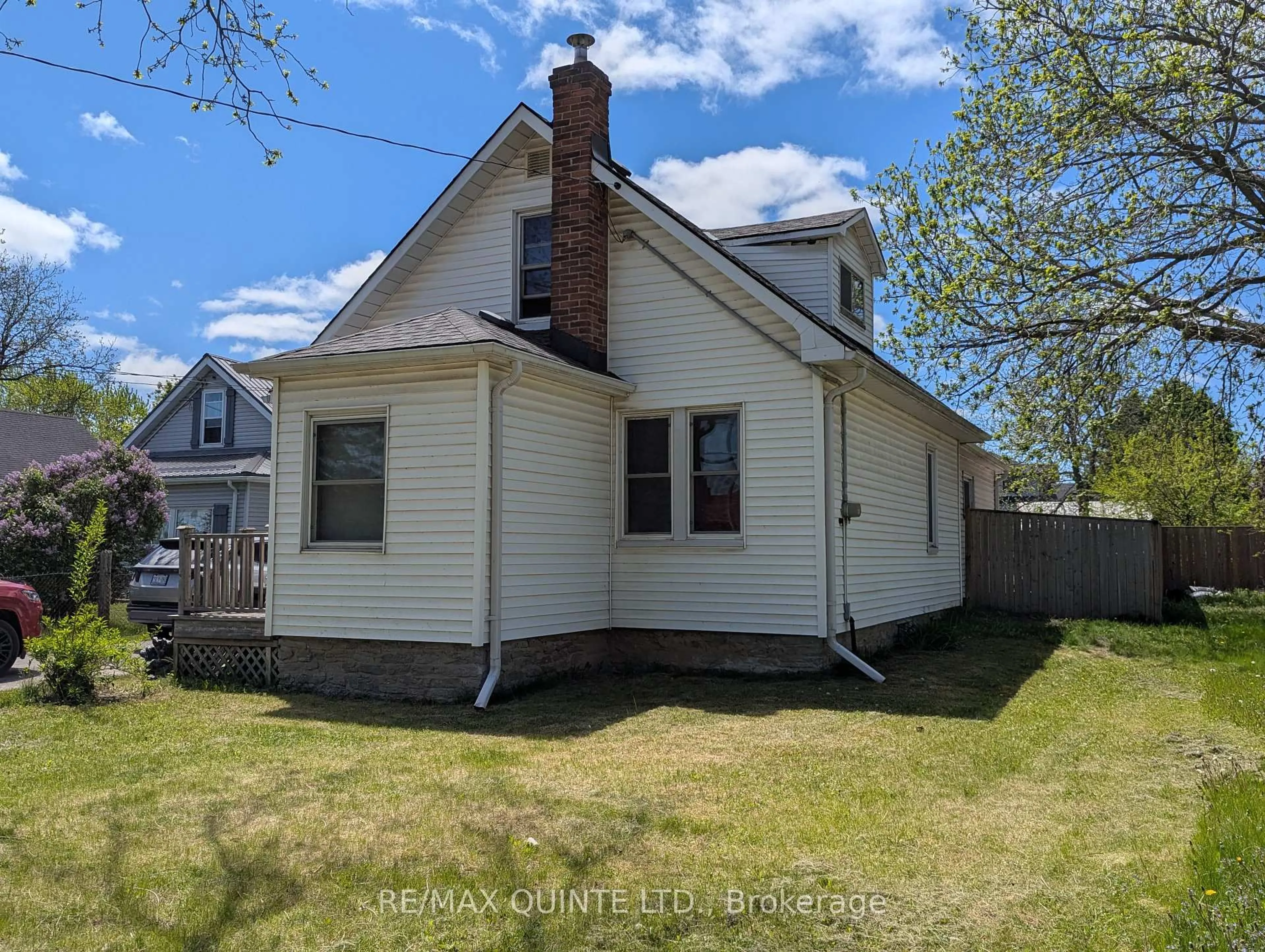 Home with vinyl exterior material, street for 46 Prince Of Wales Dr, Belleville Ontario K8P 2T7