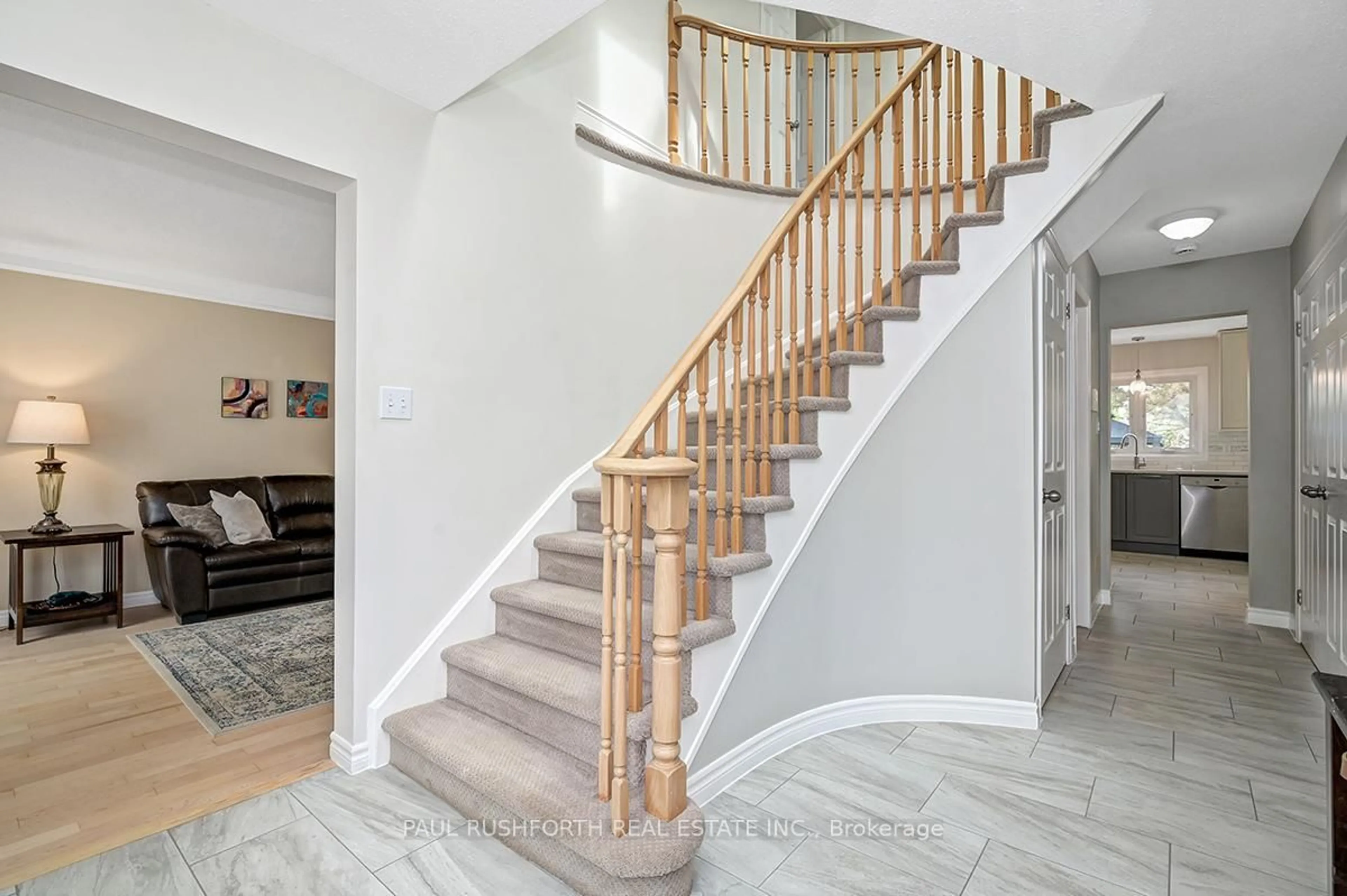 Stairs for 1399 Hayes St, Orleans Ontario K1E 3M3