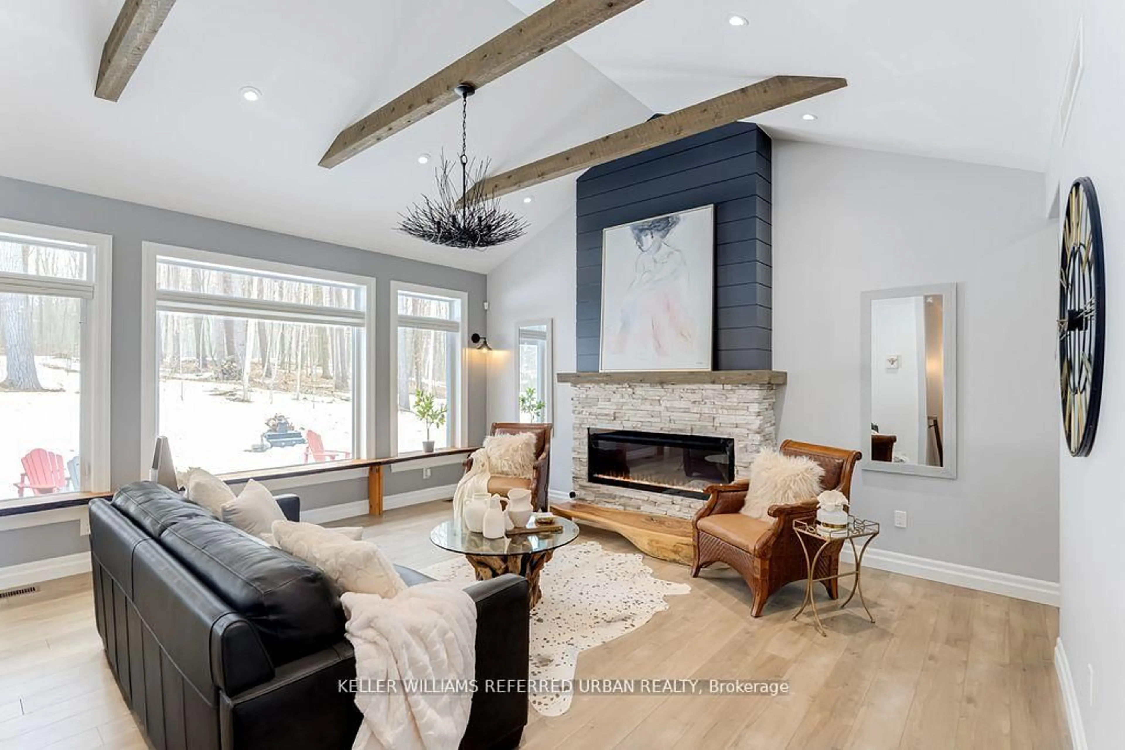 Living room with furniture, unknown for 560 Clearview Rd, Stirling Ontario K0K 3E0