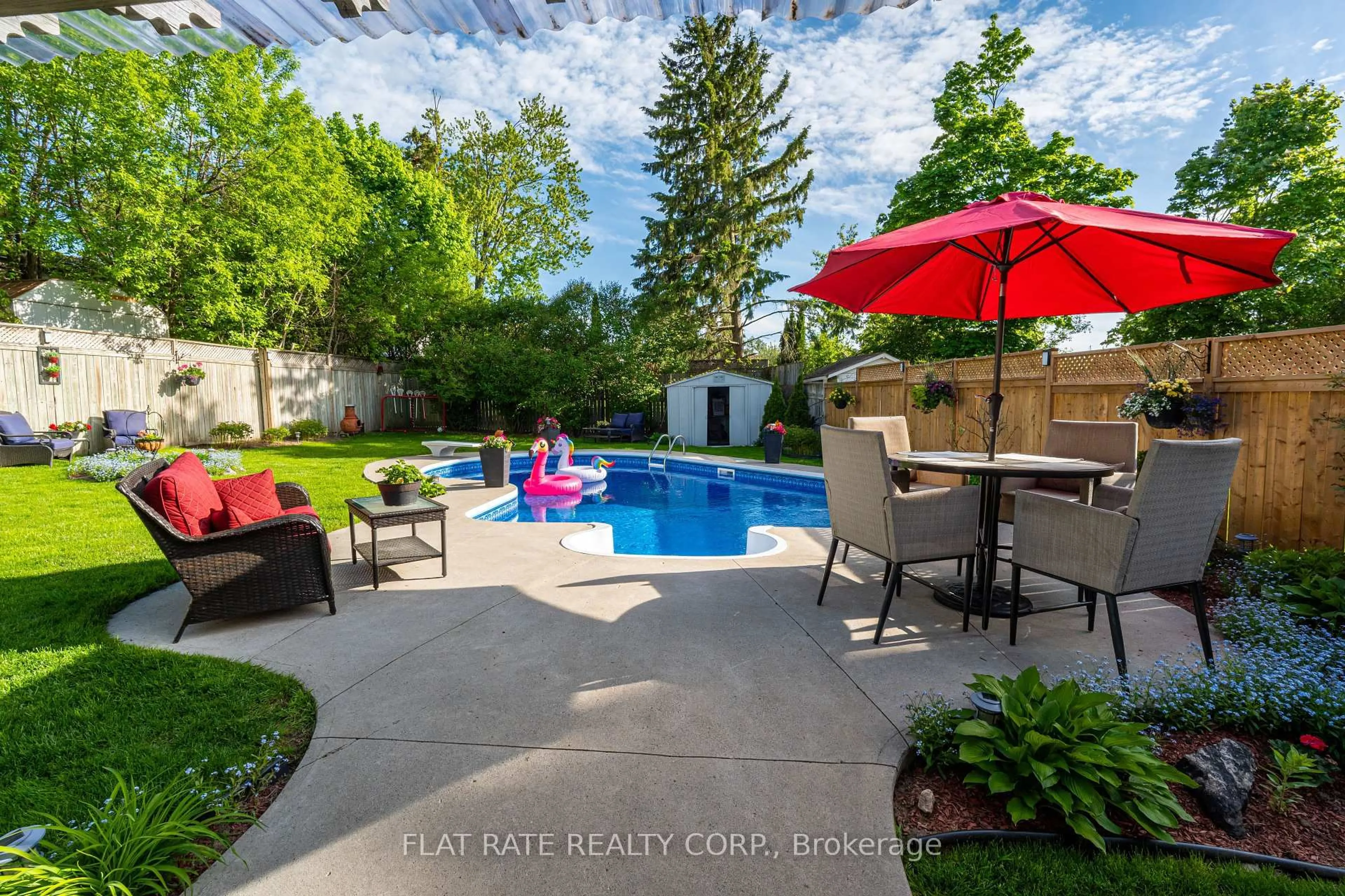 Patio, street for 981 SOUTHLAWN Dr, Peterborough South Ontario K9J 1G3