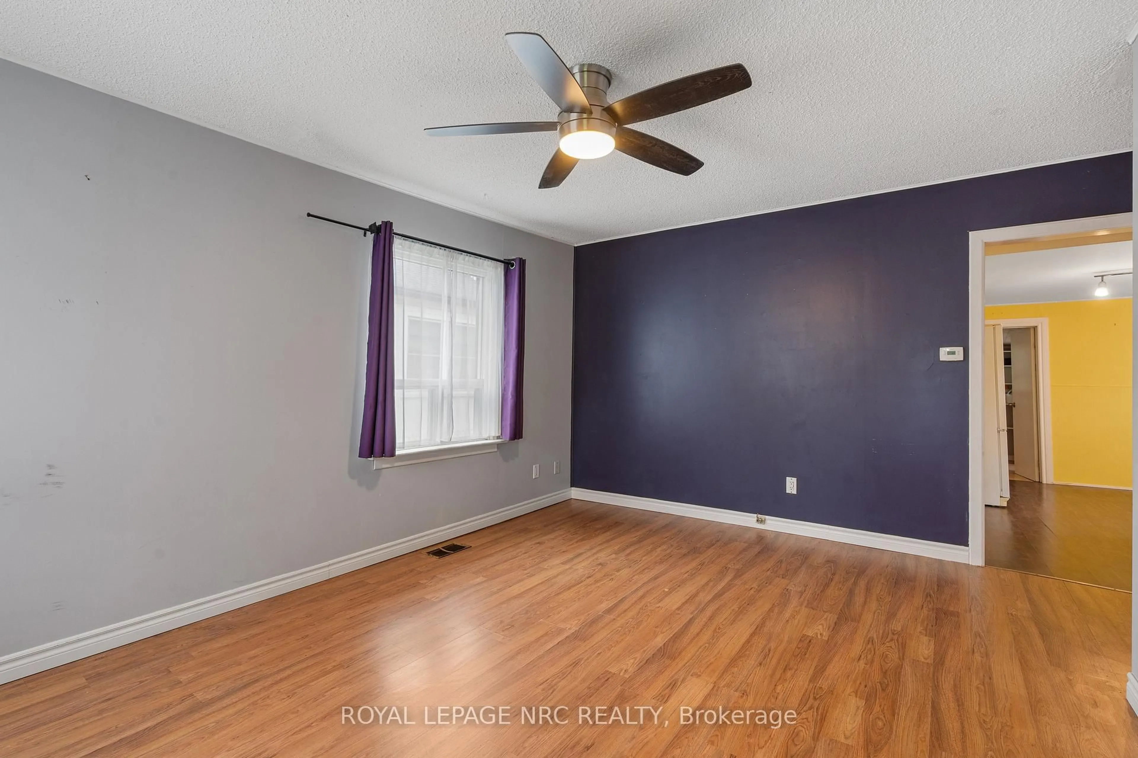 A pic of a room for 4 Moote St, St. Catharines Ontario L2N 1B2