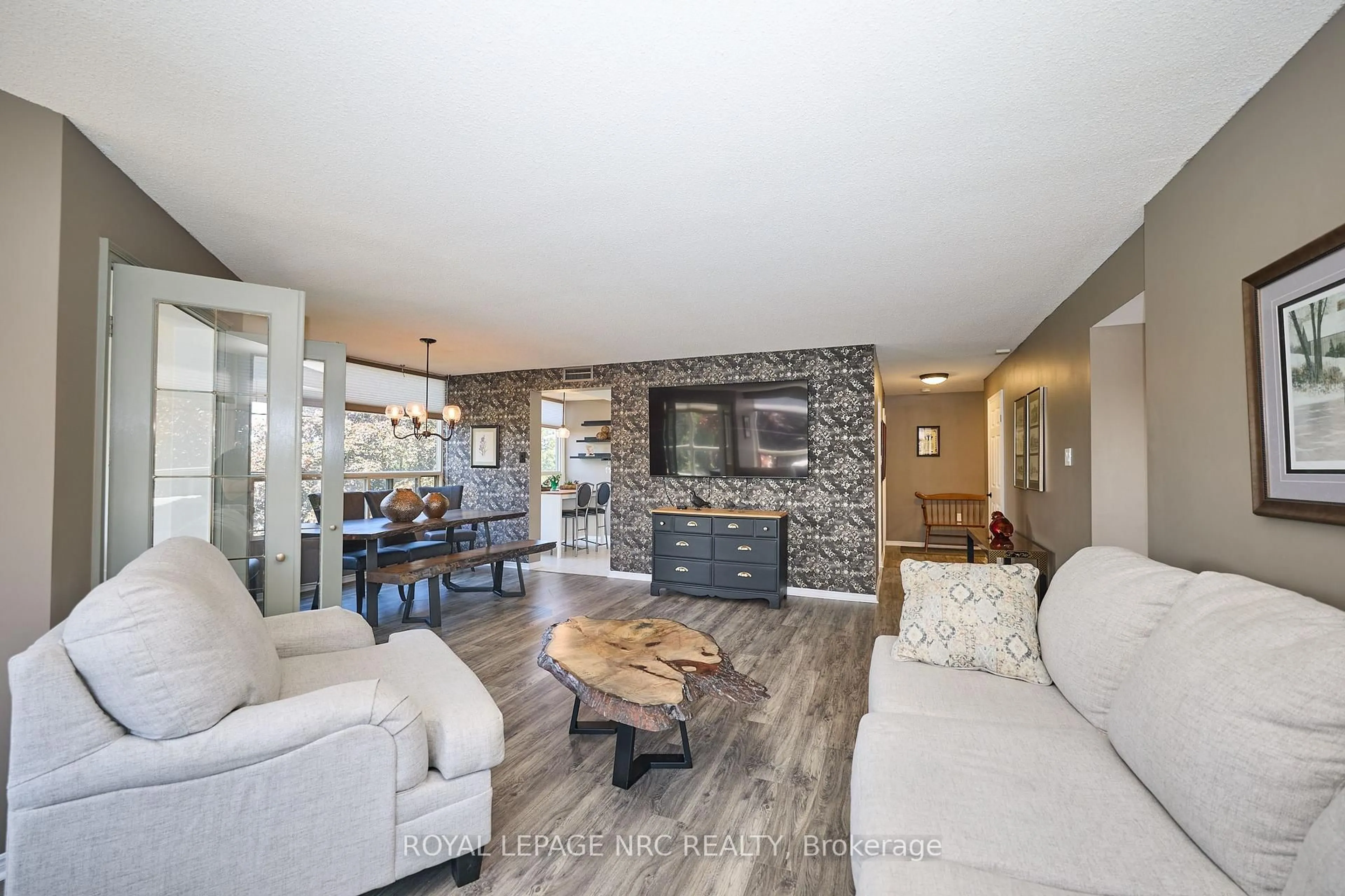 Living room with furniture, unknown for 5100 DORCHESTER Rd #403, Niagara Falls Ontario L2E 7H4